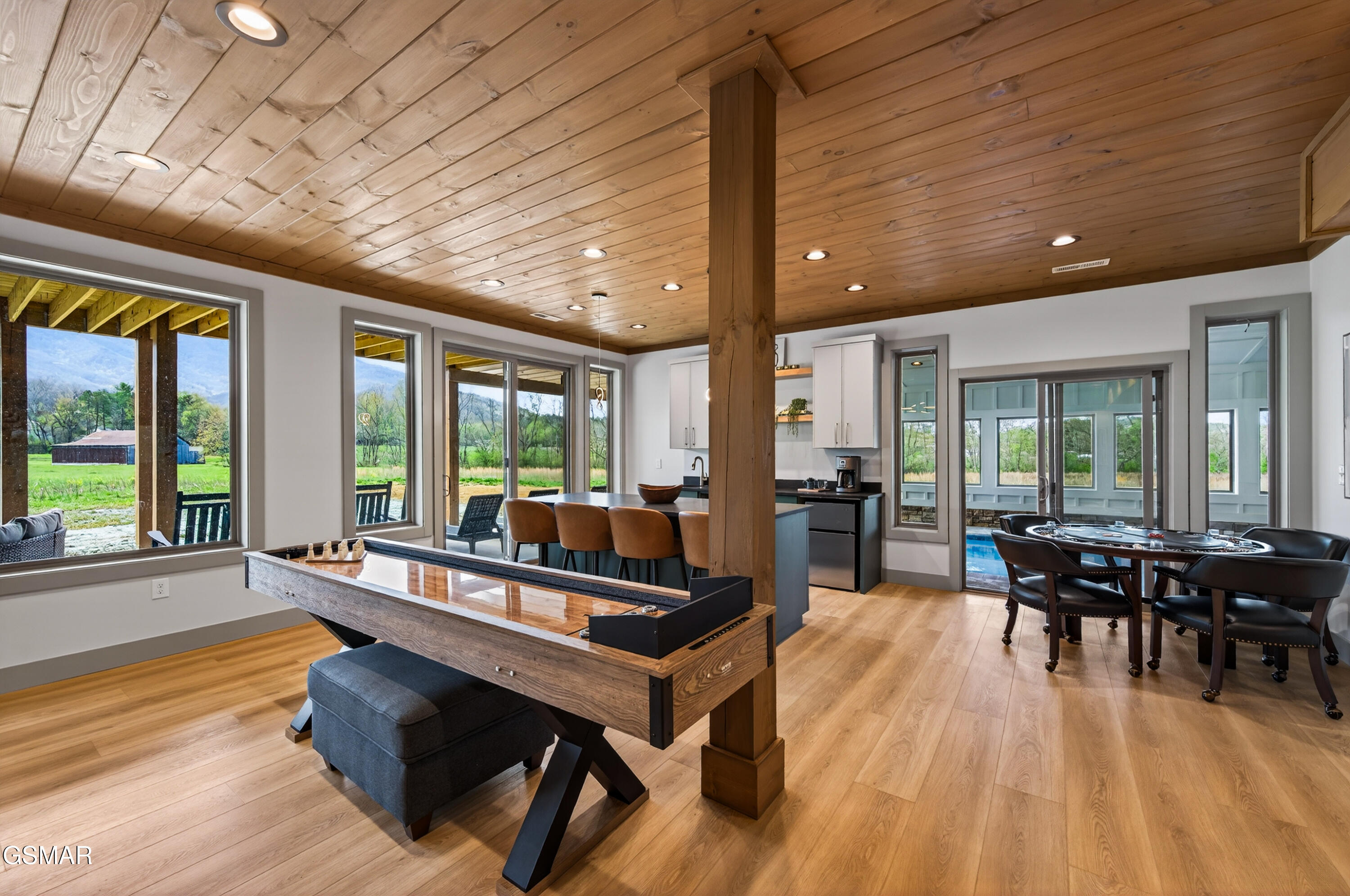 Sevierville, Tennessee, 37862, United States, 5 Bedrooms Bedrooms, ,7 BathroomsBathrooms,Residential,For Sale,2035739