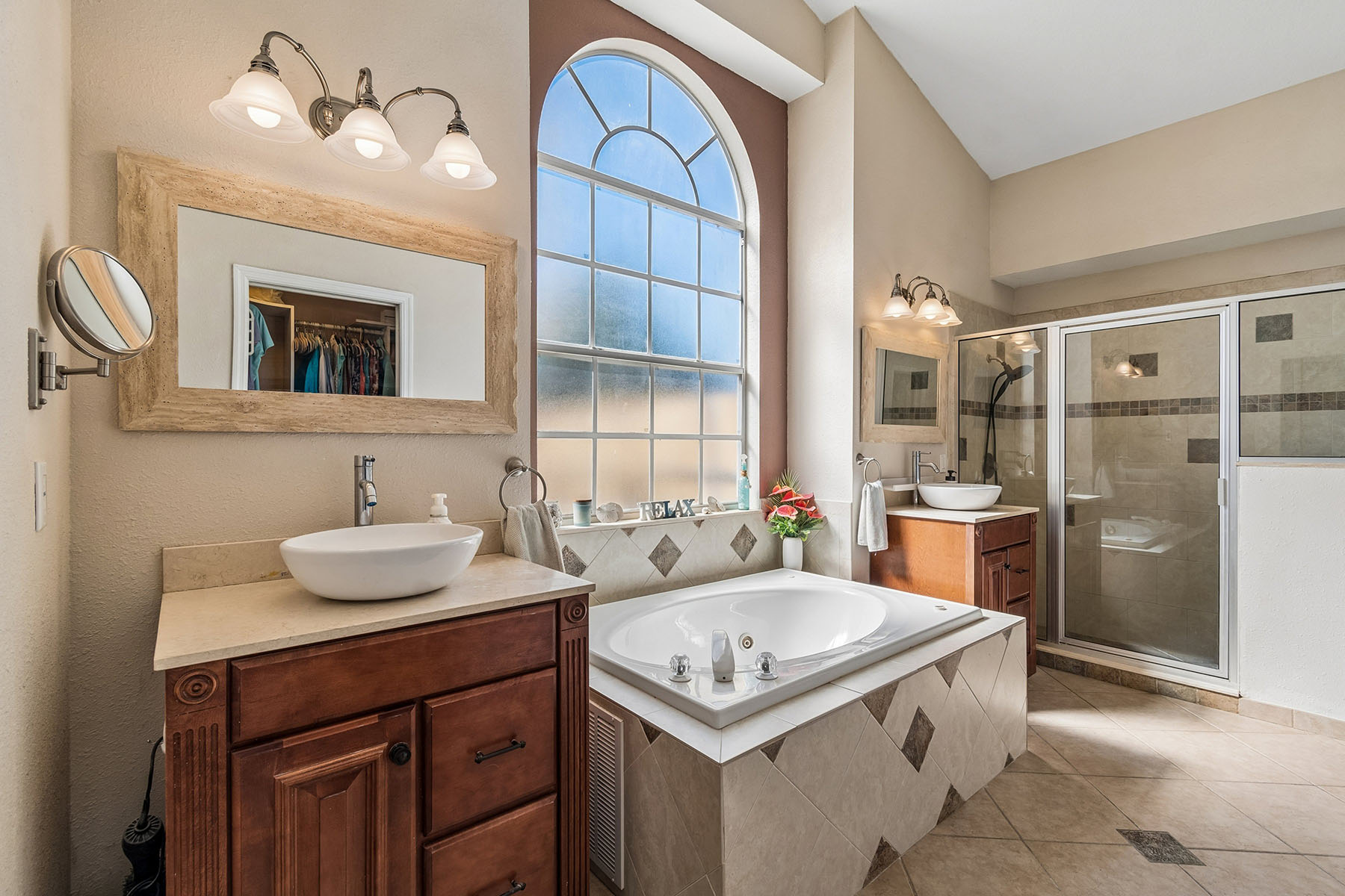  LAKE PADGETT - 物件實景