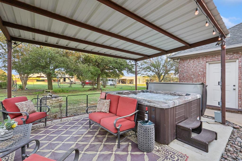 Pilot Point, Texas, 76258, United States, 4 Bedrooms Bedrooms, ,4 BathroomsBathrooms,Residential,For Sale,1974157