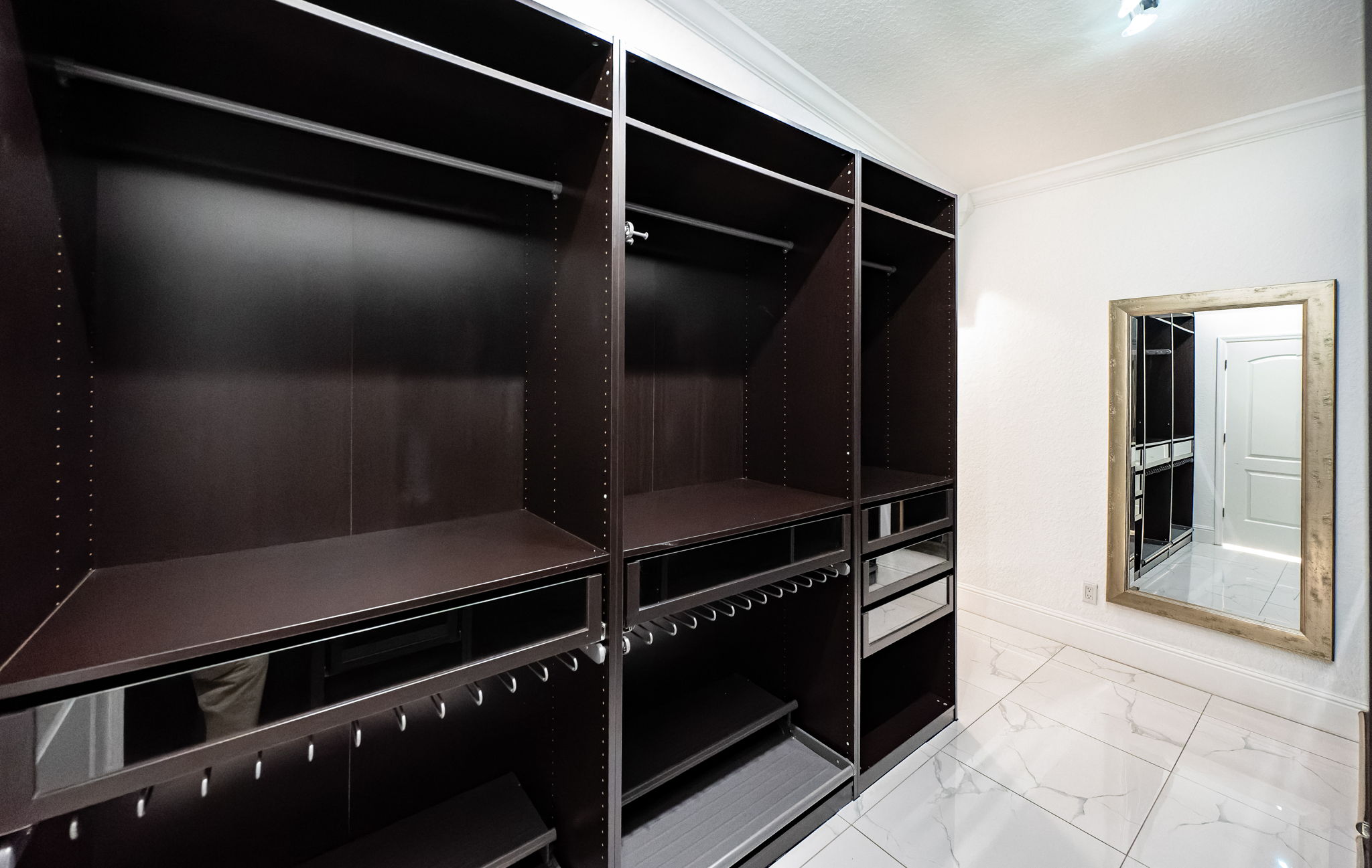 St Petersburg, Florida, 33707, United States, 4 Bedrooms Bedrooms, ,3 BathroomsBathrooms,Residential,For Sale,1992370