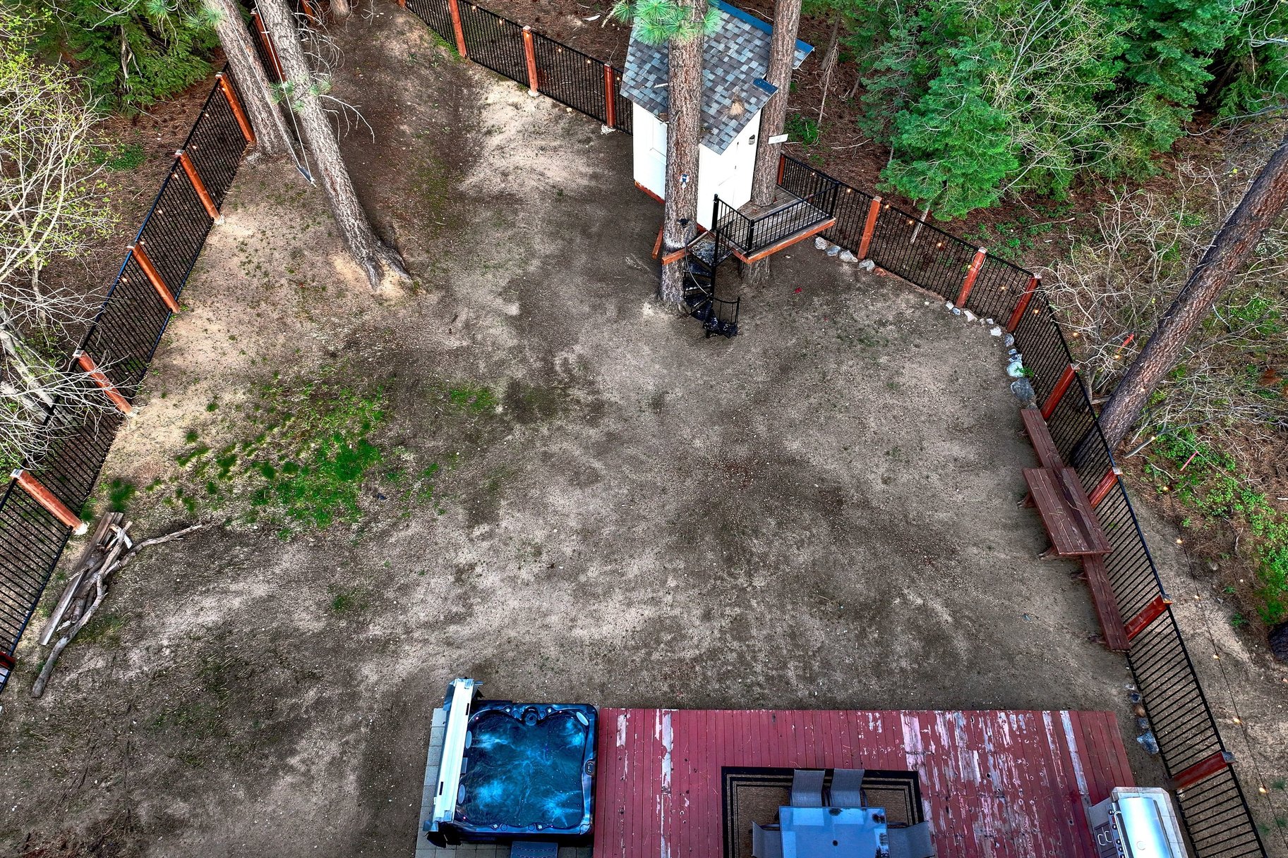  Move-In Ready 4 Bedroom Beauty  2022 Remodel  Fenced Yard, Forest Setting - 物件實景