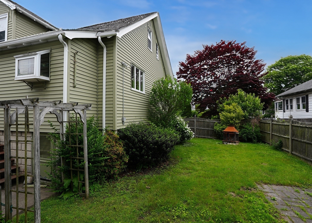 Revere, Massachusetts, 02151, United States, 2 Bedrooms Bedrooms, ,2 BathroomsBathrooms,Residential,For Sale,1935800