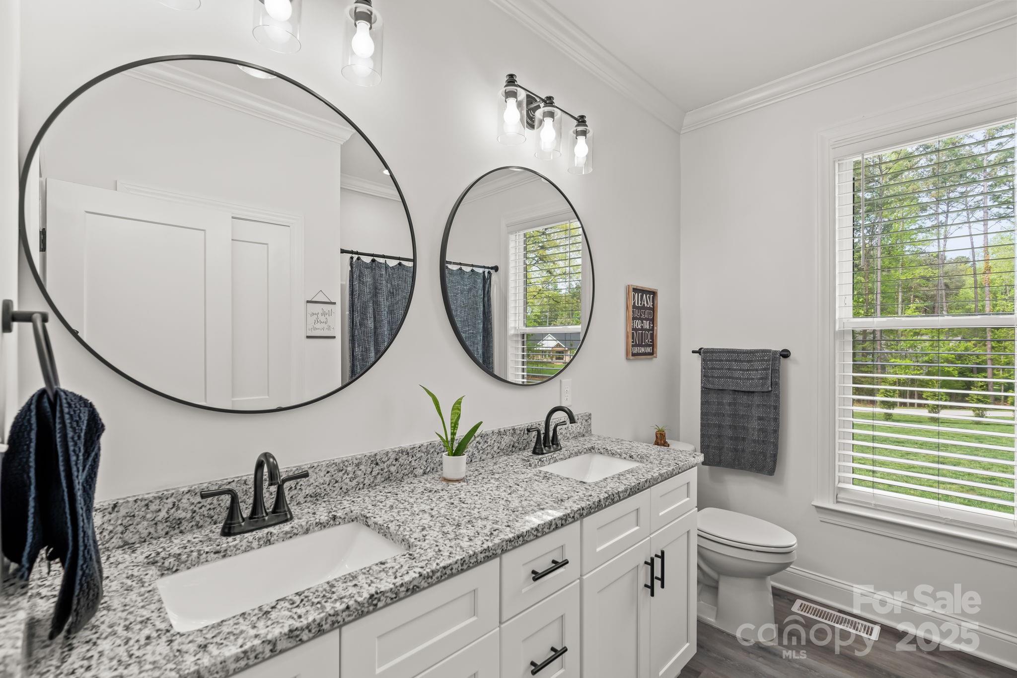 Lexington, North Carolina, 27292, United States, 4 Bedrooms Bedrooms, ,3 BathroomsBathrooms,Residential,For Sale,1847027