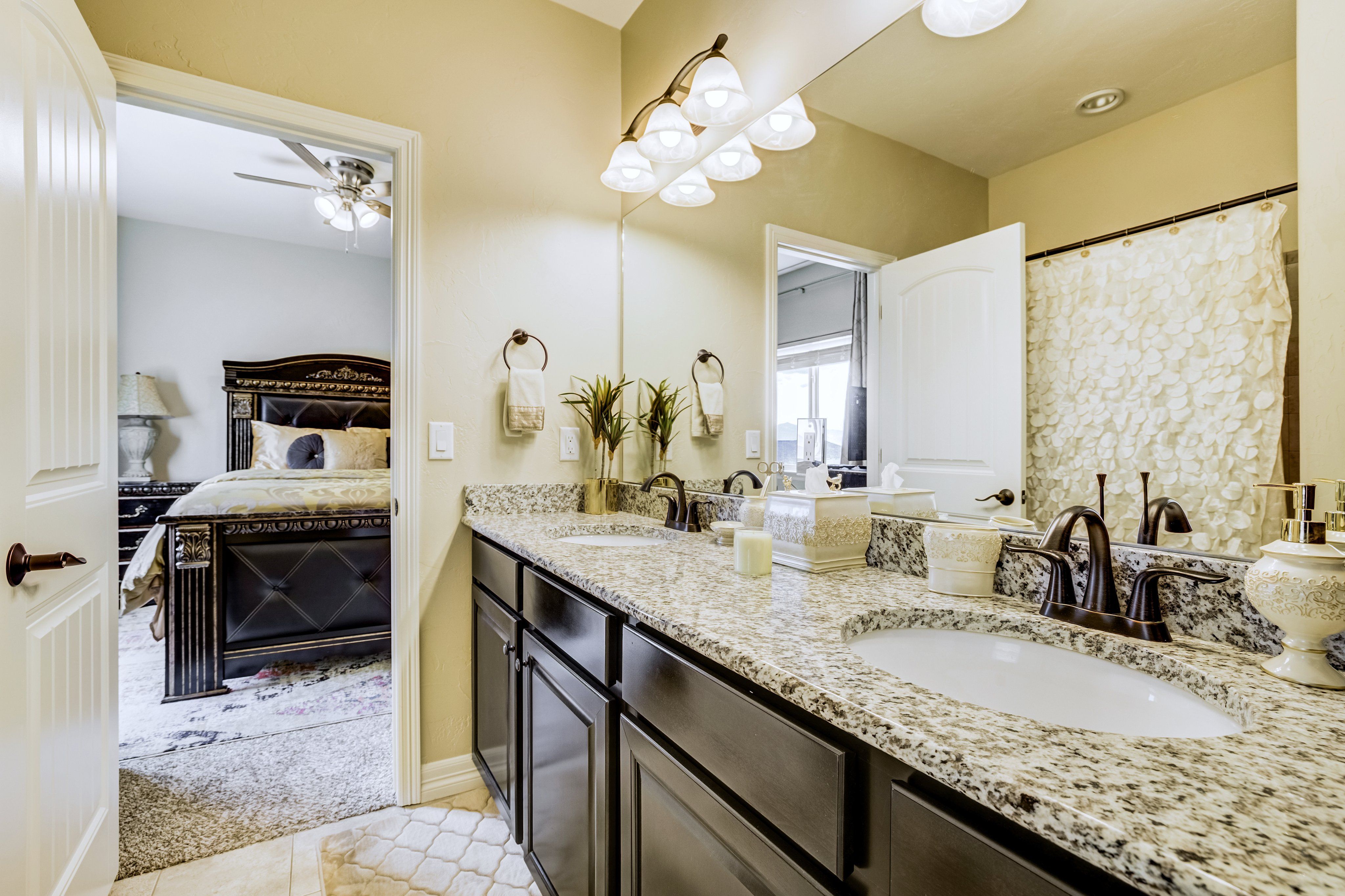  Elevated Living with Unmatched Pikes Peak Views in Flying Horse - 物件實景