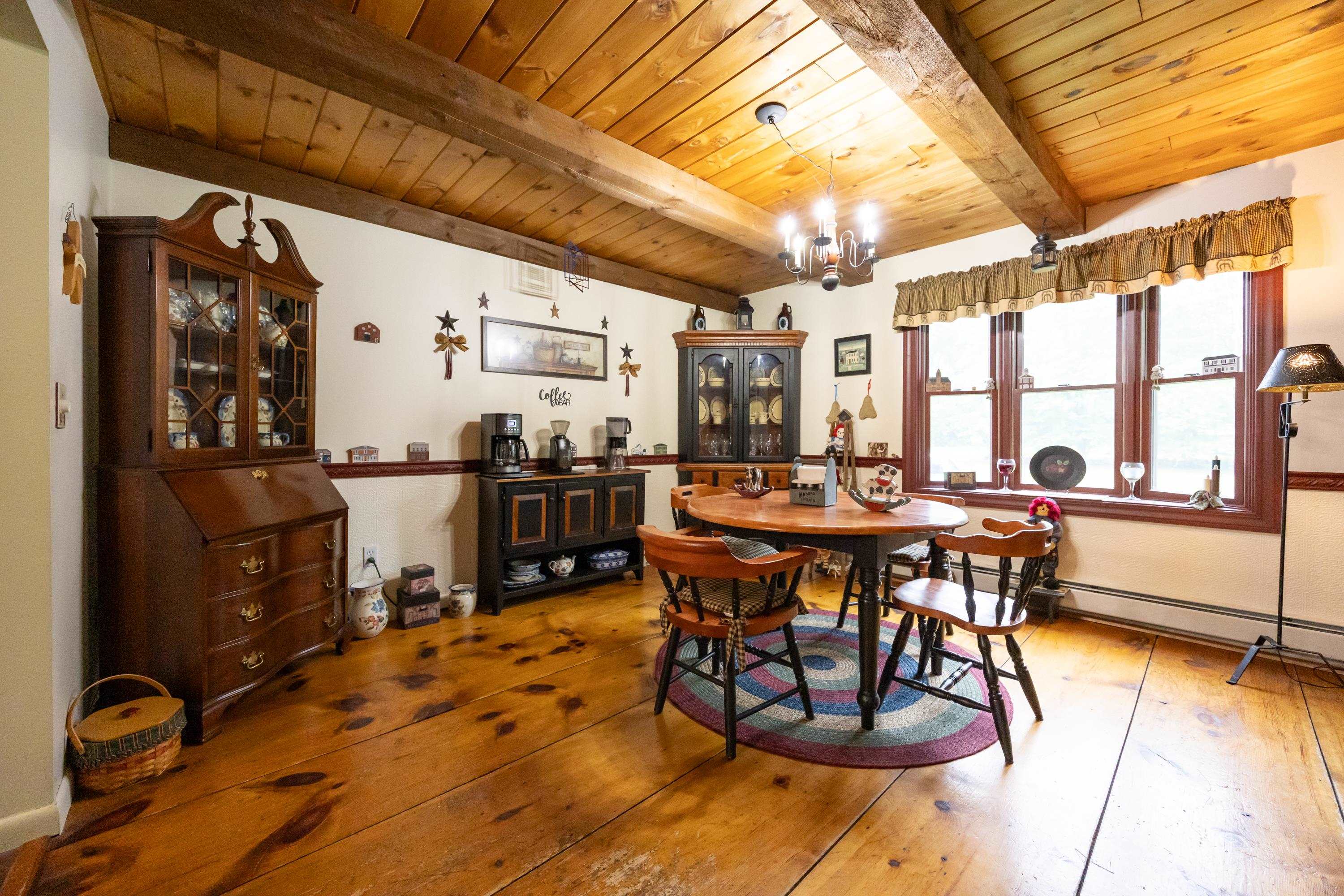 Hampstead, New Hampshire, 03826, United States, 4 Bedrooms Bedrooms, ,2 BathroomsBathrooms,Residential,For Sale,1890507
