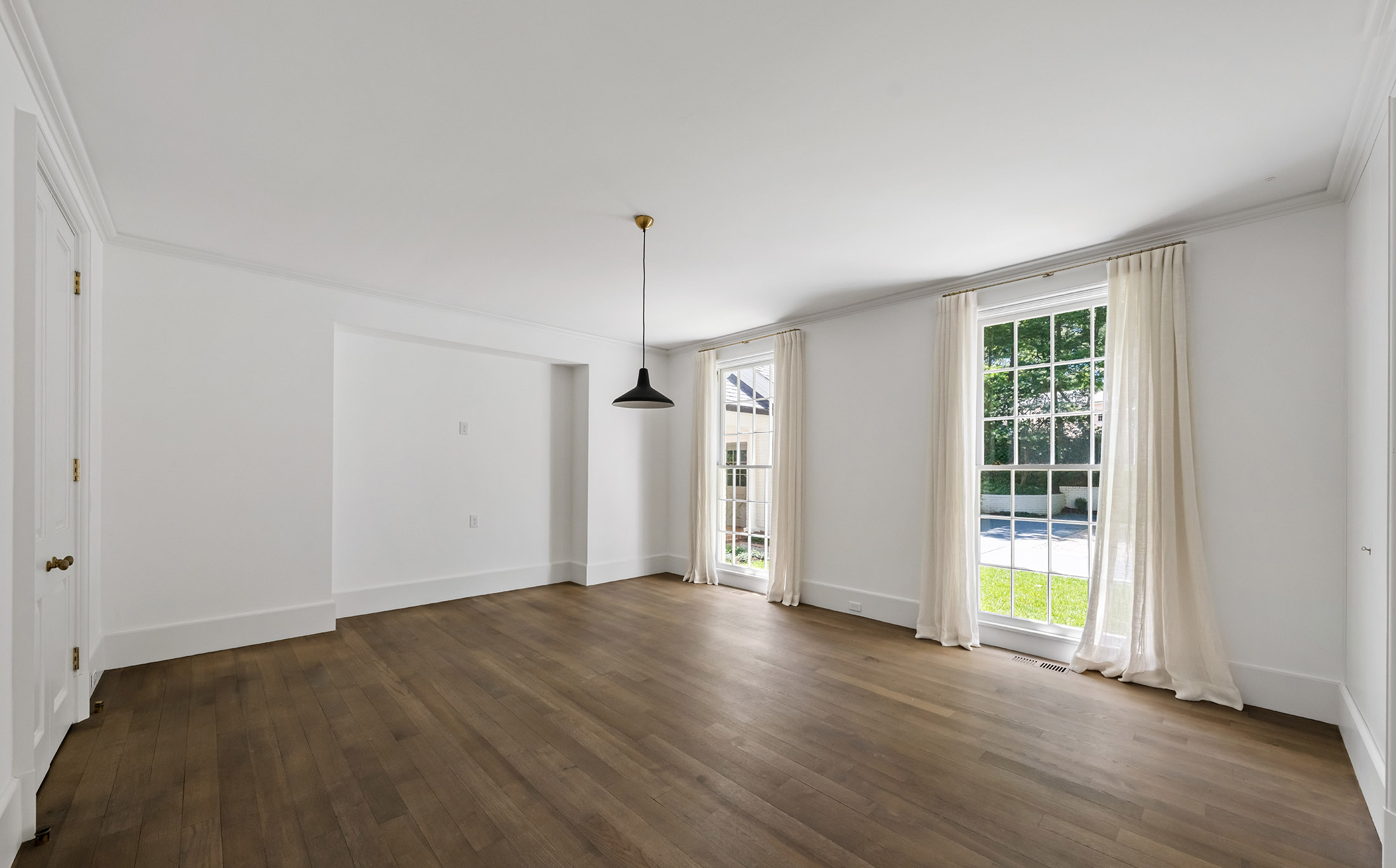  Timeless Architecture and Modern Livability Converge in Tuxedo Park Home - 物件實景