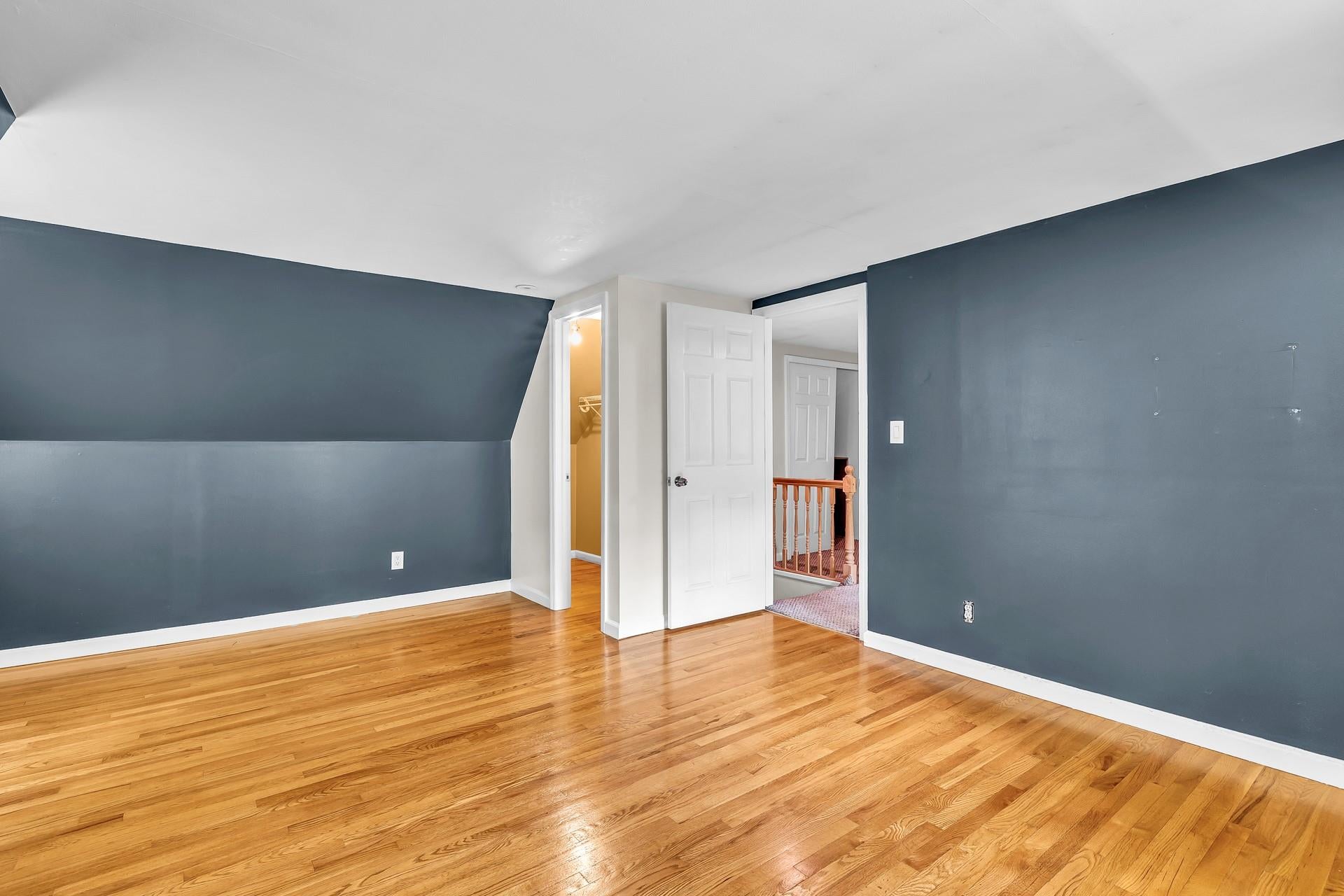 Huntington, New York, 11743, United States, 4 Bedrooms Bedrooms, ,3 BathroomsBathrooms,Residential,For Sale,1895271