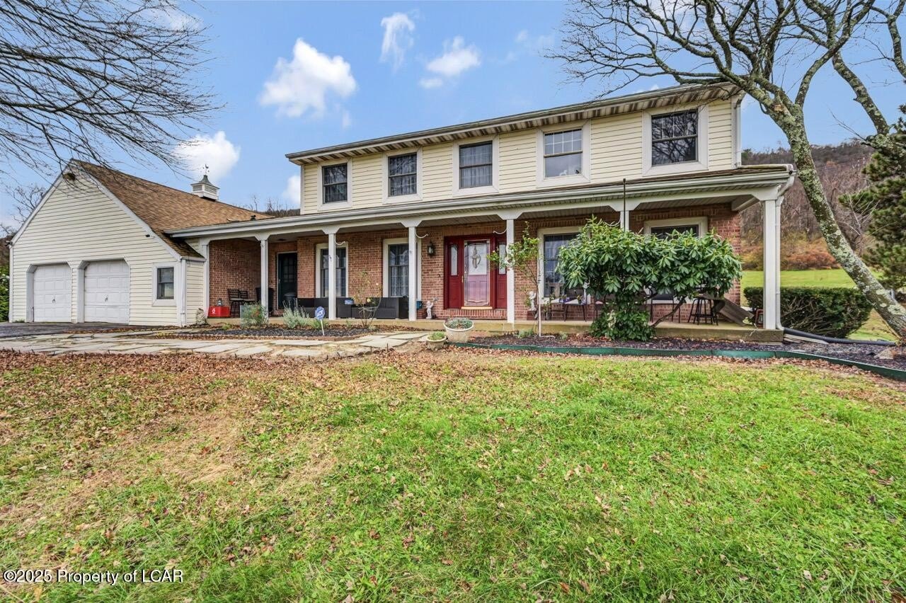 Sugarloaf, Pennsylvania, 18249, United States, 4 Bedrooms Bedrooms, ,3 BathroomsBathrooms,Residential,For Sale,1996756