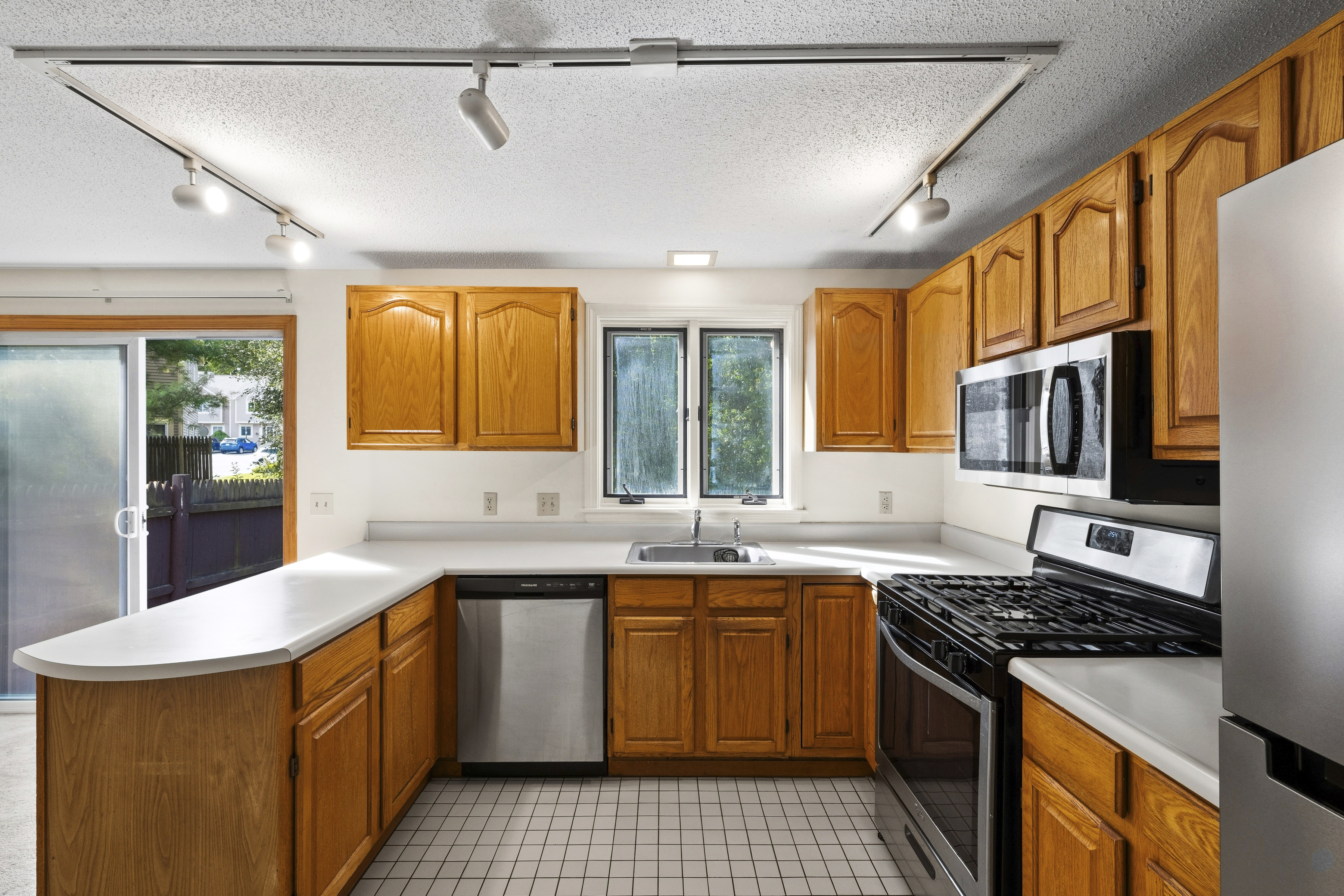  55 Littleton Road, Ayer, MA 01432 - 物件實景