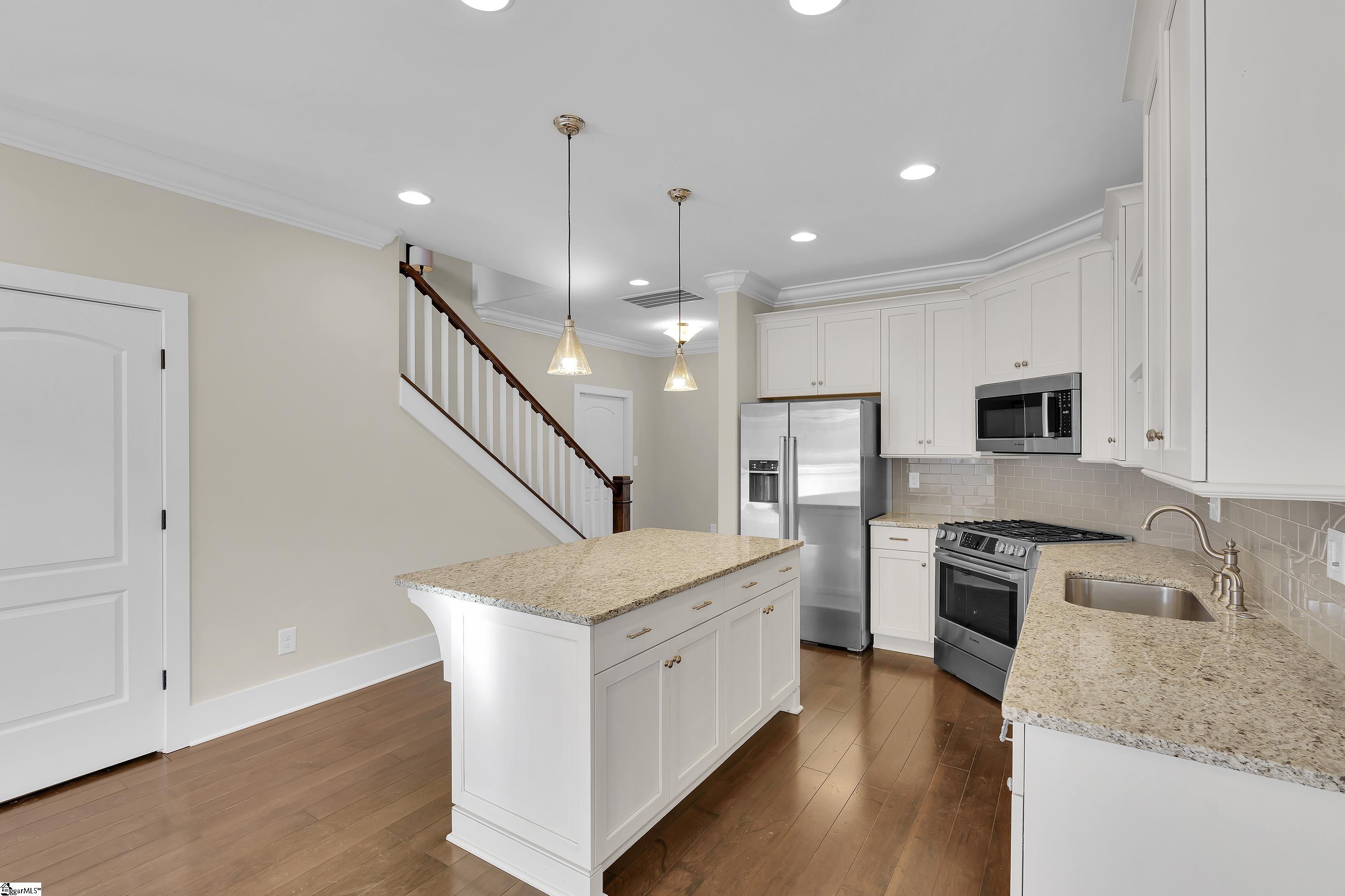 Piedmont, South Carolina, 29673, United States, 4 Bedrooms Bedrooms, ,4 BathroomsBathrooms,Residential,For Sale,2002140