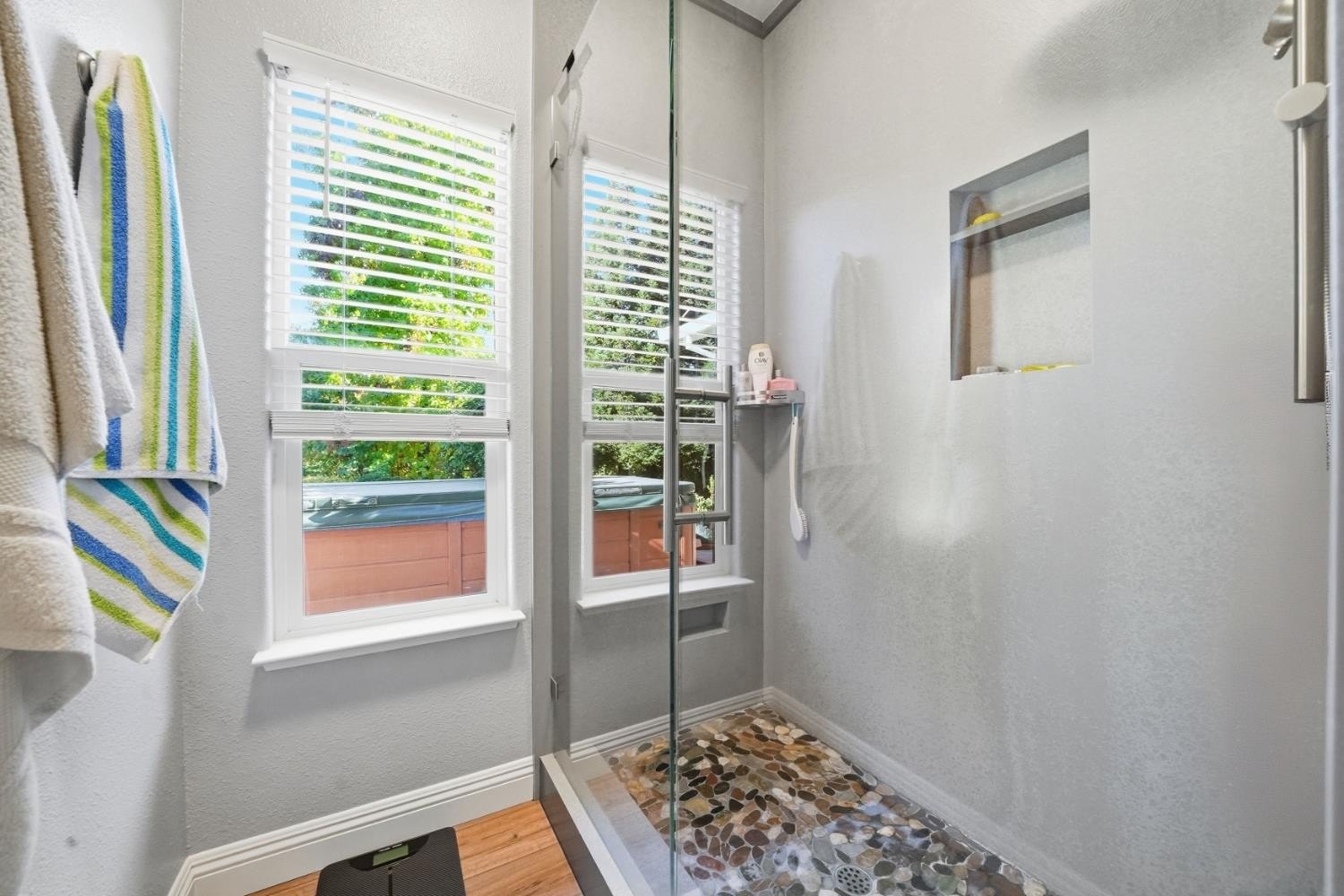 Valley Springs, California, 95252, United States, 3 Bedrooms Bedrooms, ,2 BathroomsBathrooms,Residential,For Sale,1981234