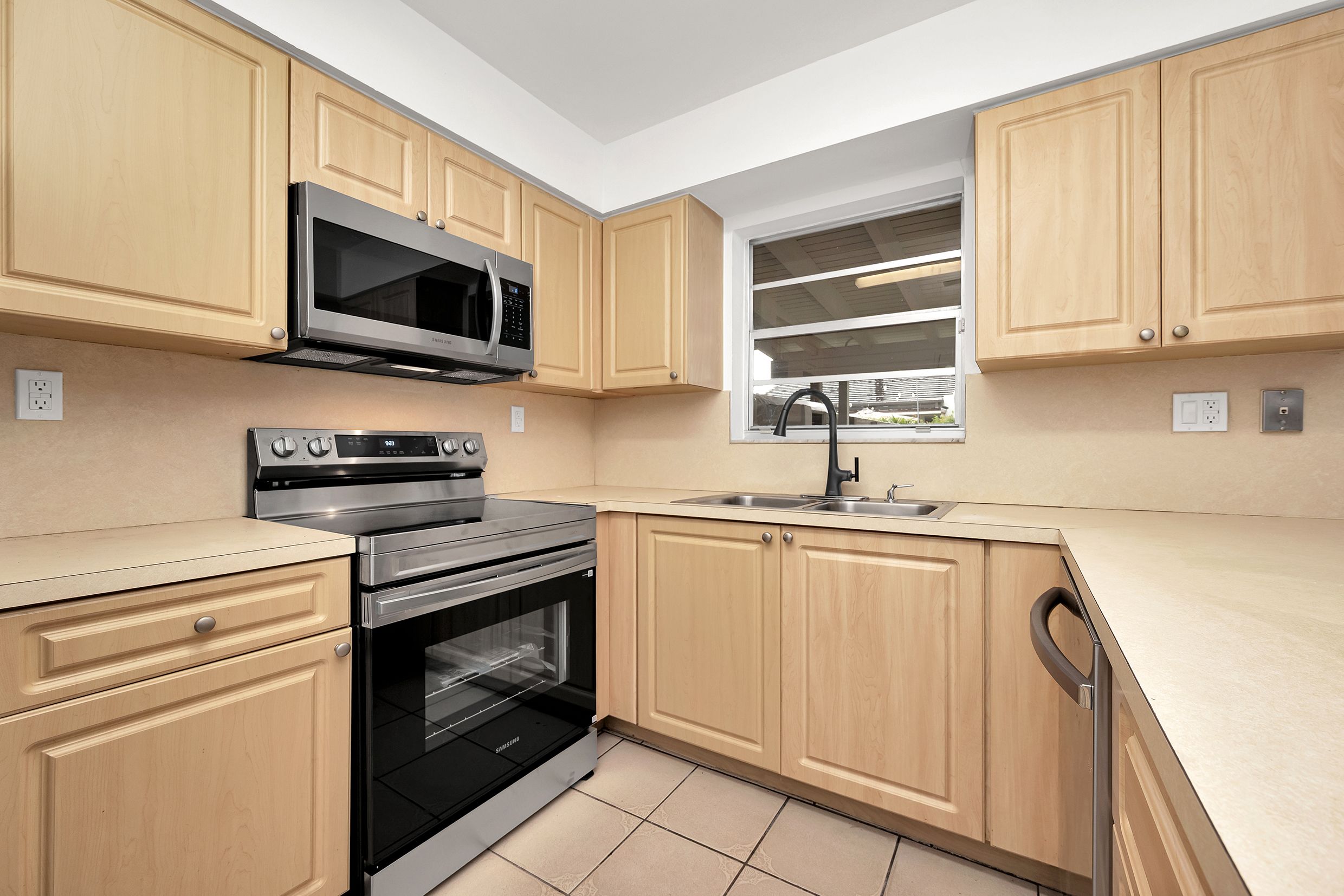  23 NW 109th Ave, Miami, FL, 33172 - 物件實景