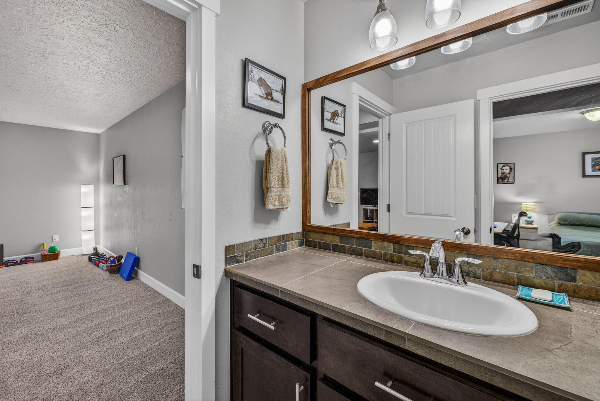 Bend, Oregon, 97701, United States, 4 Bedrooms Bedrooms, ,3 BathroomsBathrooms,Residential,For Sale,2003501