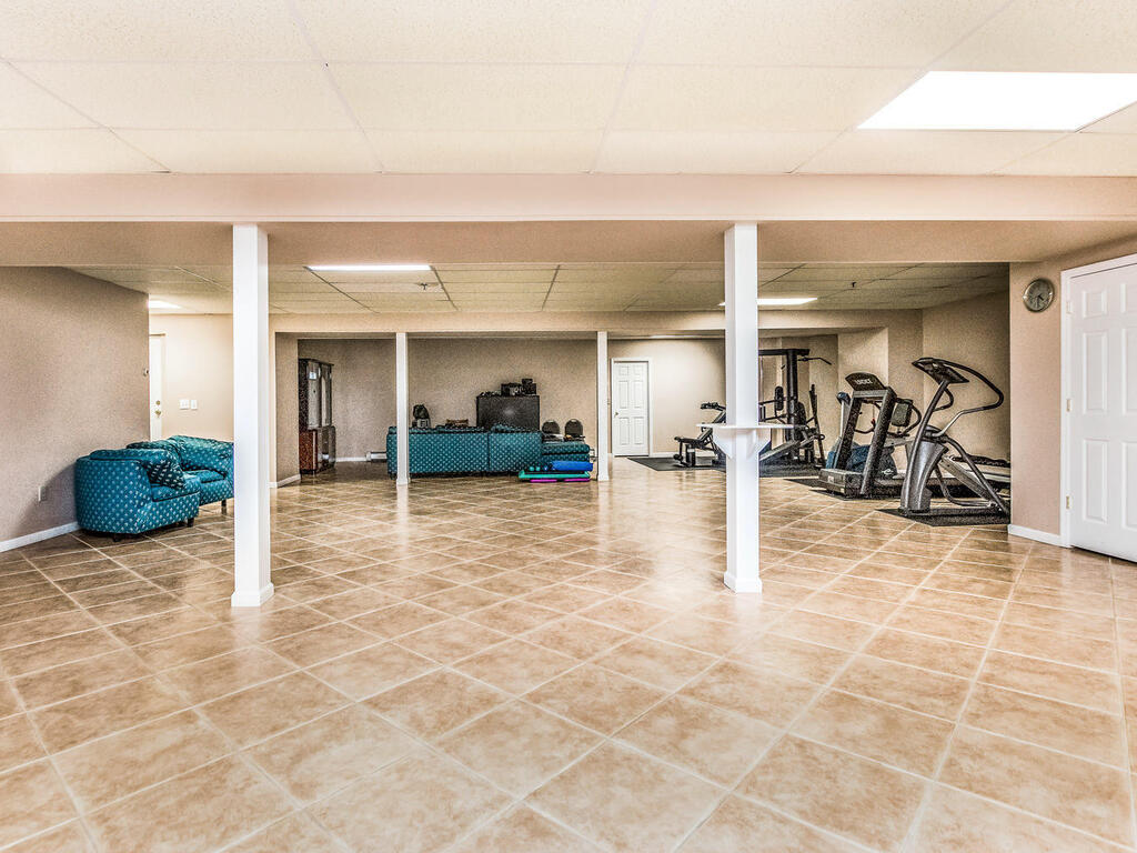 Scarsdale, New York, 10583, United States, 5 Bedrooms Bedrooms, ,6 BathroomsBathrooms,Residential,For Sale,1974207