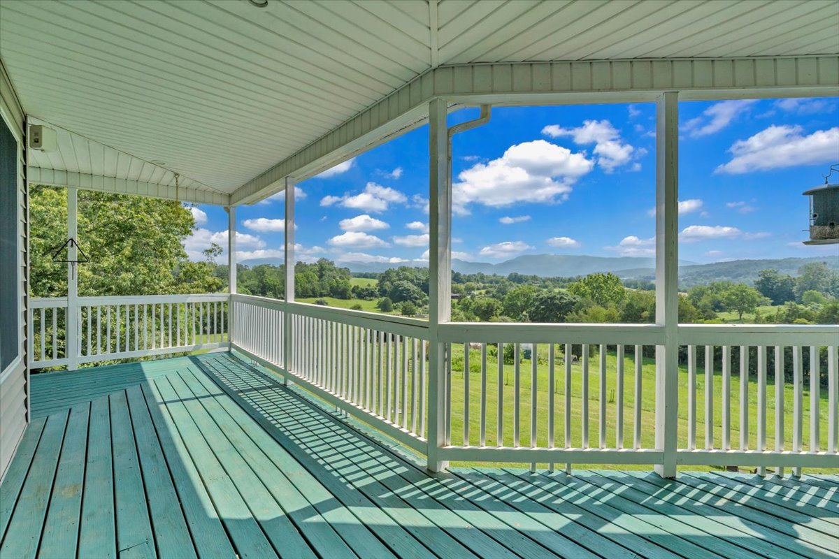 Buchanan, Virginia, 24066, United States, 5 Bedrooms Bedrooms, ,4 BathroomsBathrooms,Residential,For Sale,1900741