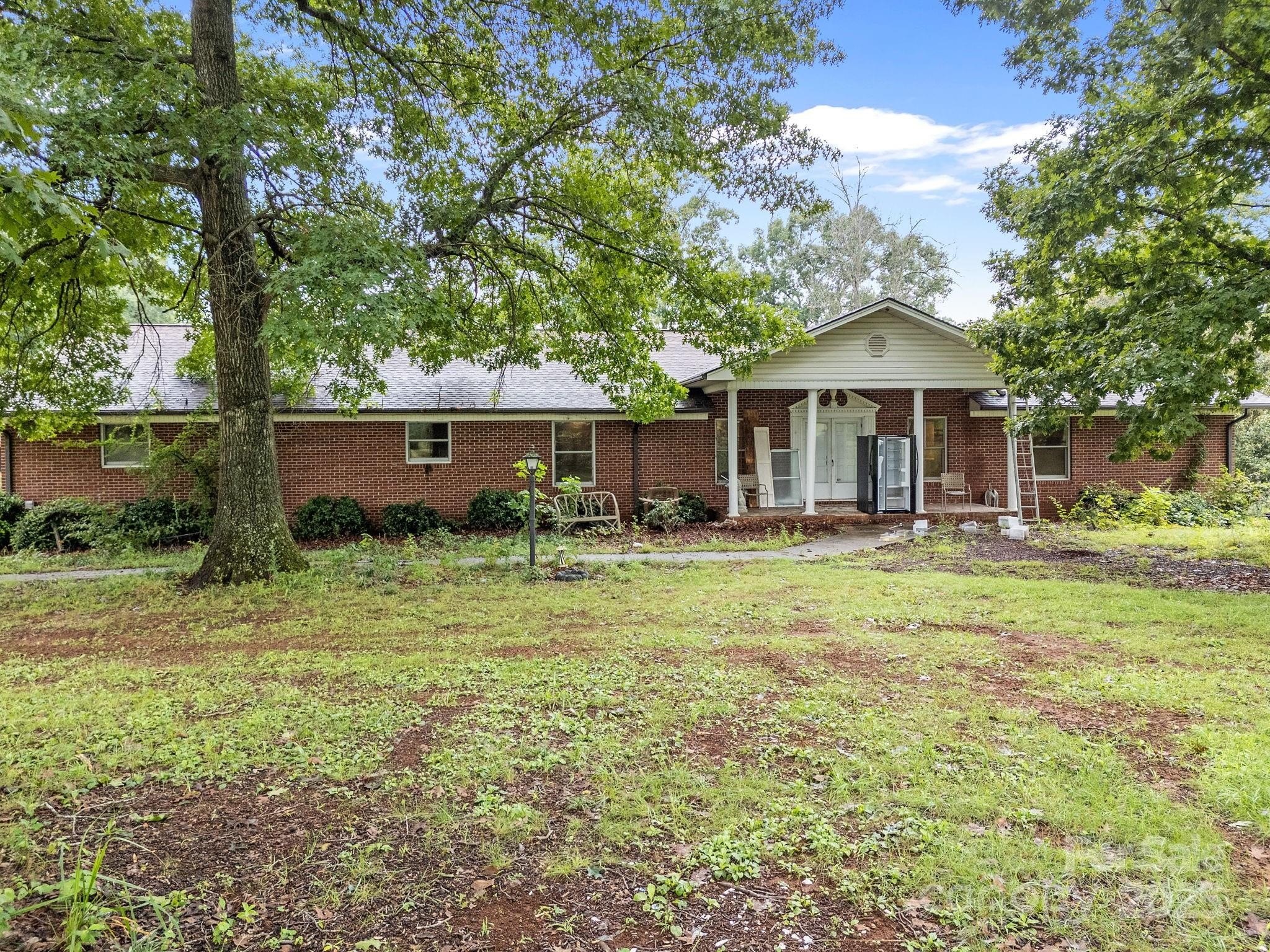 Cleveland, North Carolina, 27013, United States, 4 Bedrooms Bedrooms, ,4 BathroomsBathrooms,Residential,For Sale,1915342