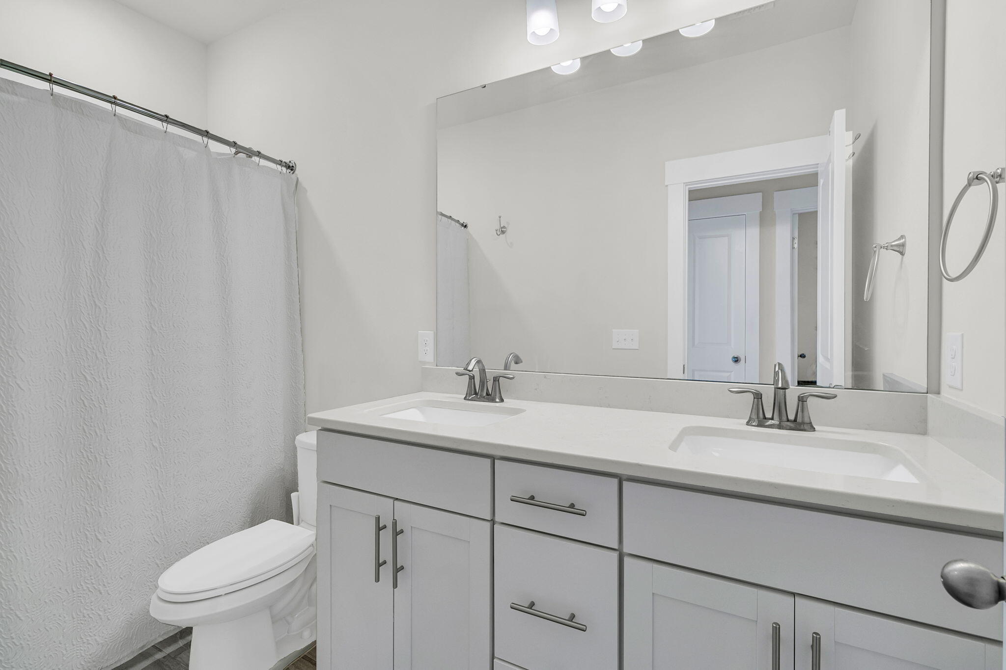 Summerville, South Carolina, 29486, United States, 4 Bedrooms Bedrooms, ,4 BathroomsBathrooms,Residential,For Sale,2005270