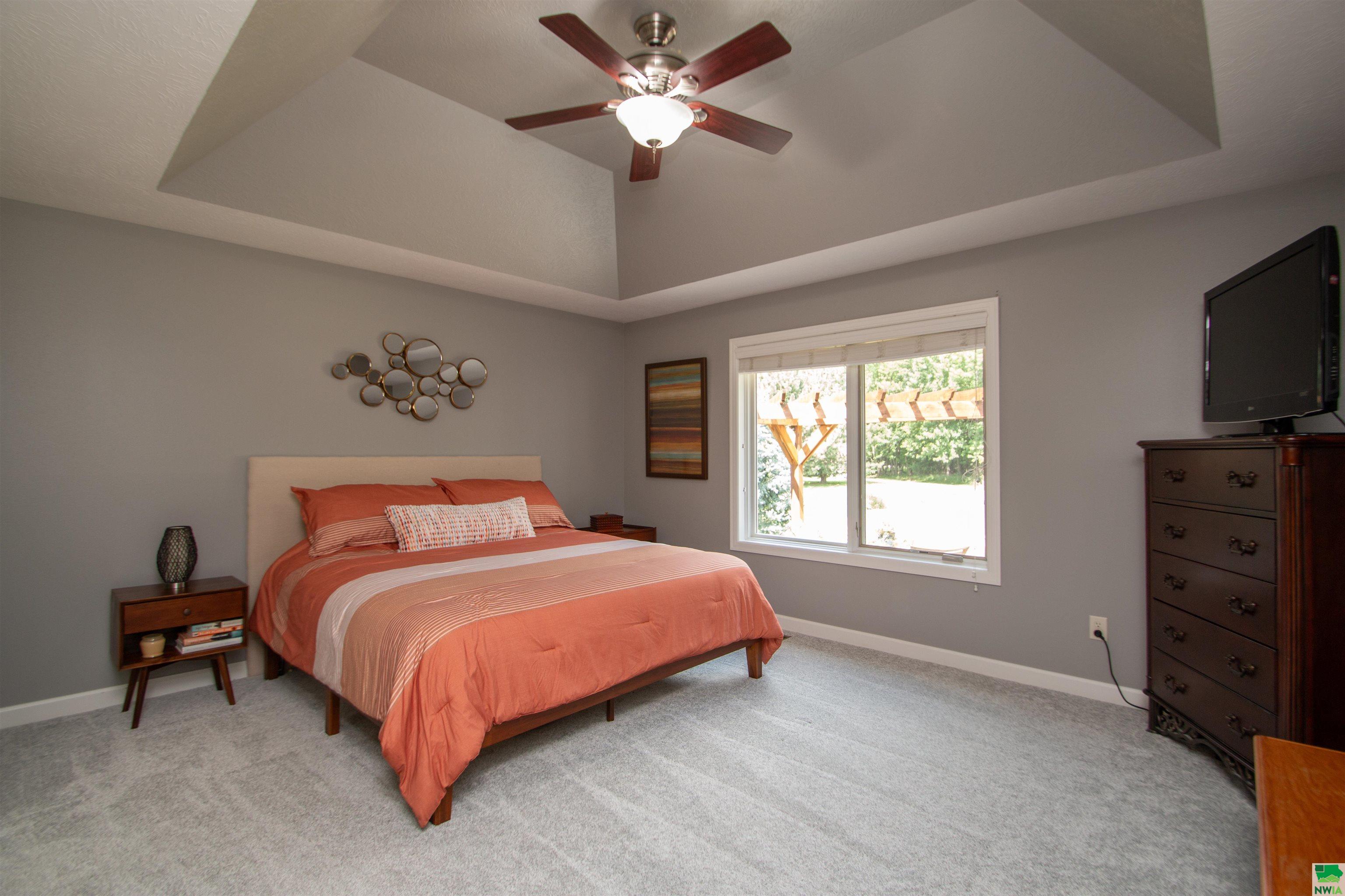 Dakota Dunes, South Dakota, 57049, United States, 4 Bedrooms Bedrooms, ,3 BathroomsBathrooms,Residential,For Sale,1937914