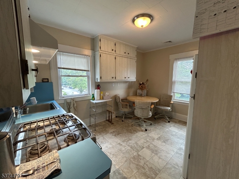 Hawthorne Boro, New Jersey, 07506, United States, 2 Bedrooms Bedrooms, ,2 BathroomsBathrooms,Residential,For Sale,1903261