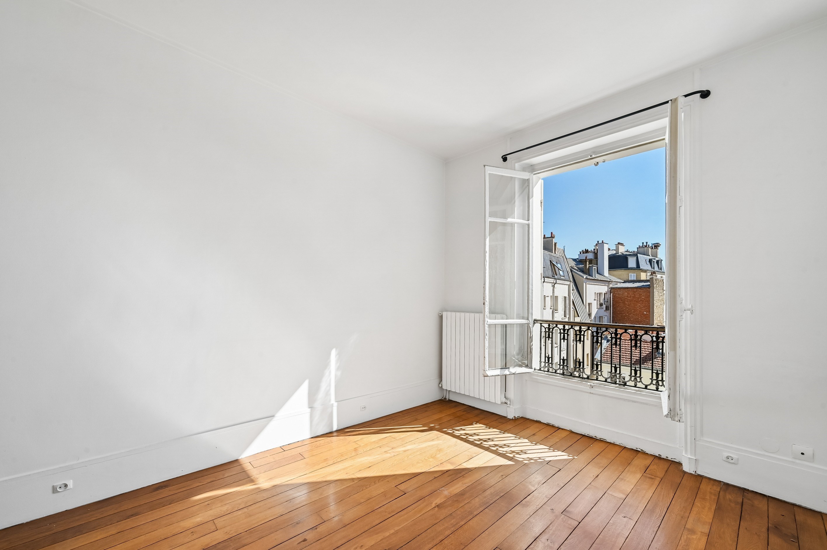  4-Room Apartment Requiring Renovation - Neuilly-sur-Seine - 物件實景