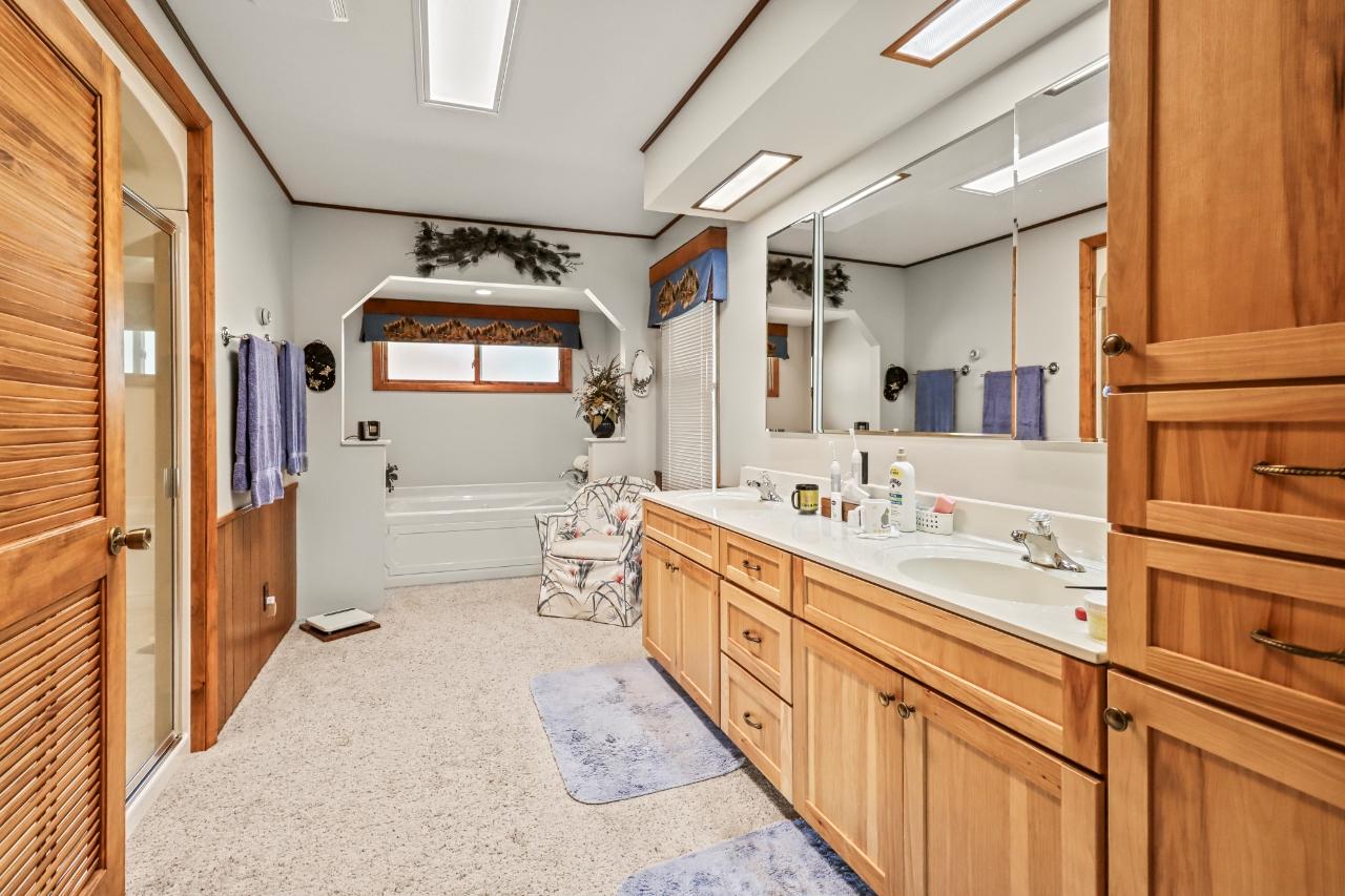 Eagle River, Wisconsin, 54521, United States, 3 Bedrooms Bedrooms, ,2 BathroomsBathrooms,Residential,For Sale,1915623