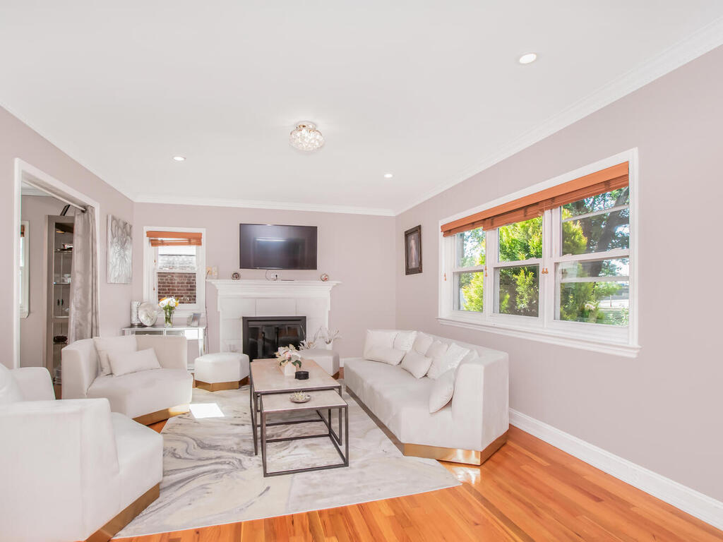 Yonkers, New York, 10704, United States, 4 Bedrooms Bedrooms, ,4 BathroomsBathrooms,Residential,For Sale,1977850