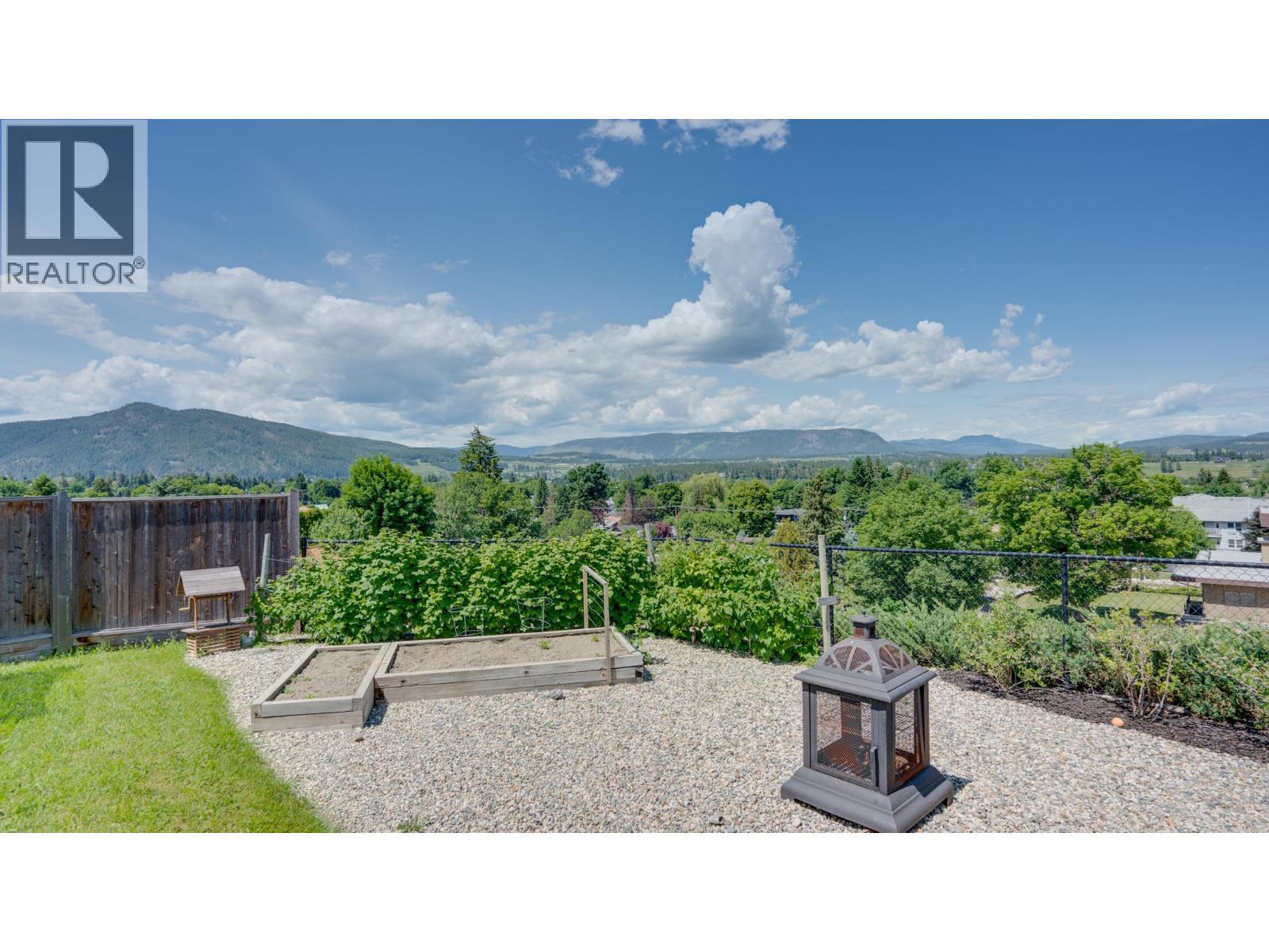 ARMSTRONG, British Columbia, V4Y 0B3, CA, 4 Bedrooms Bedrooms, ,2 BathroomsBathrooms,Residential,For Sale,1950406