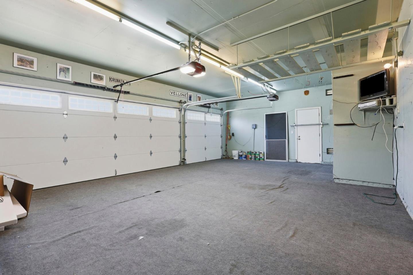 Pacifica, California, 94044, United States, 5 Bedrooms Bedrooms, ,3 BathroomsBathrooms,Residential,For Sale,1989309