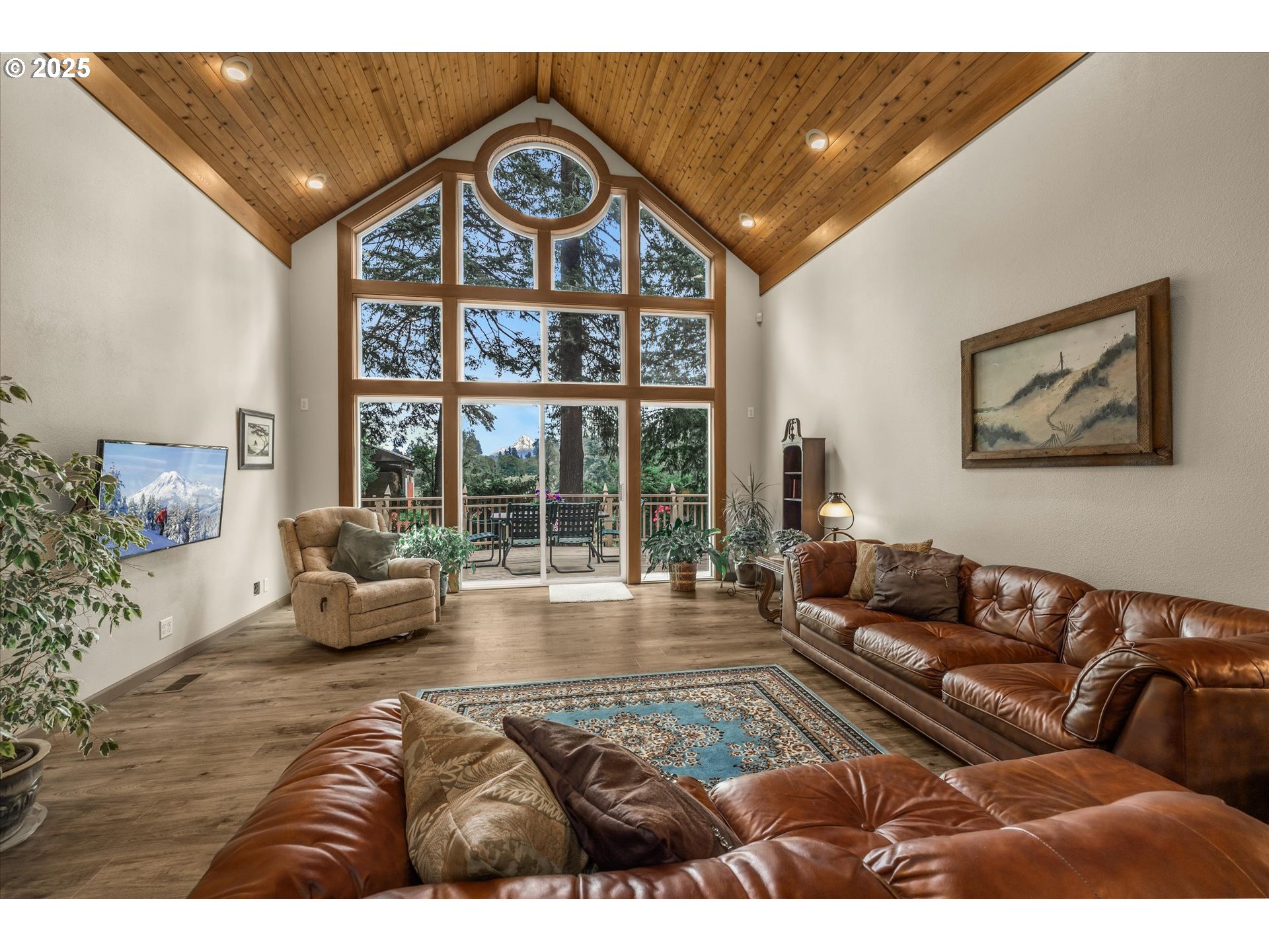 Sandy, Oregon, 97055, United States, 4 Bedrooms Bedrooms, ,3 BathroomsBathrooms,Residential,For Sale,1937237
