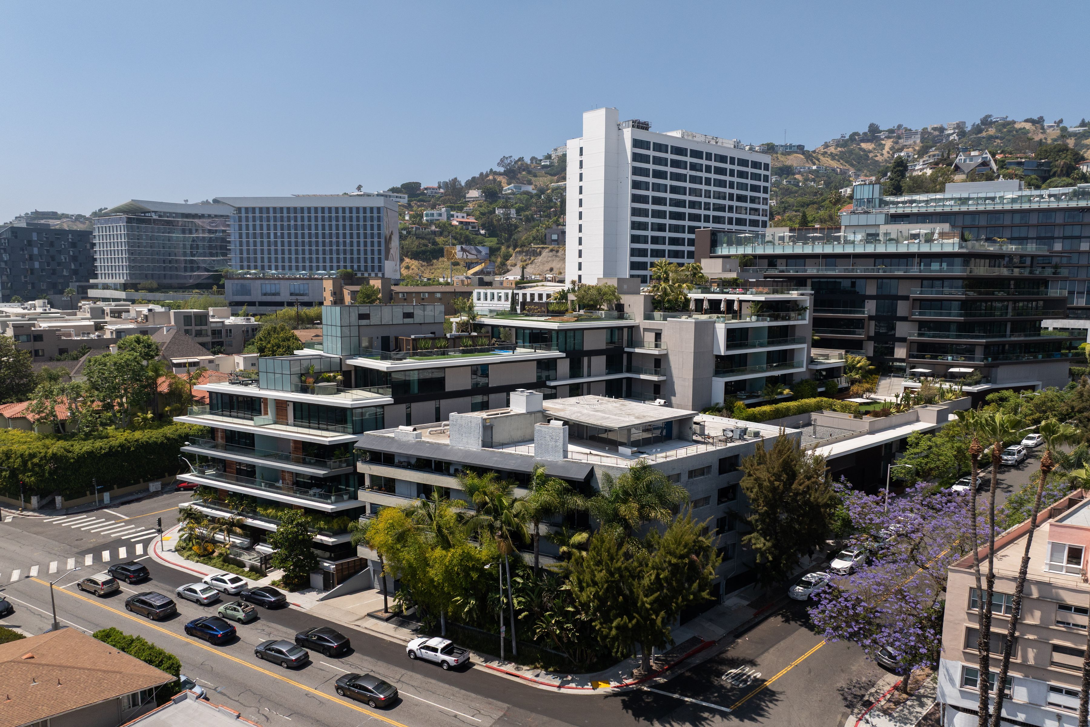  8420 Sunset Blvd - 物件實景
