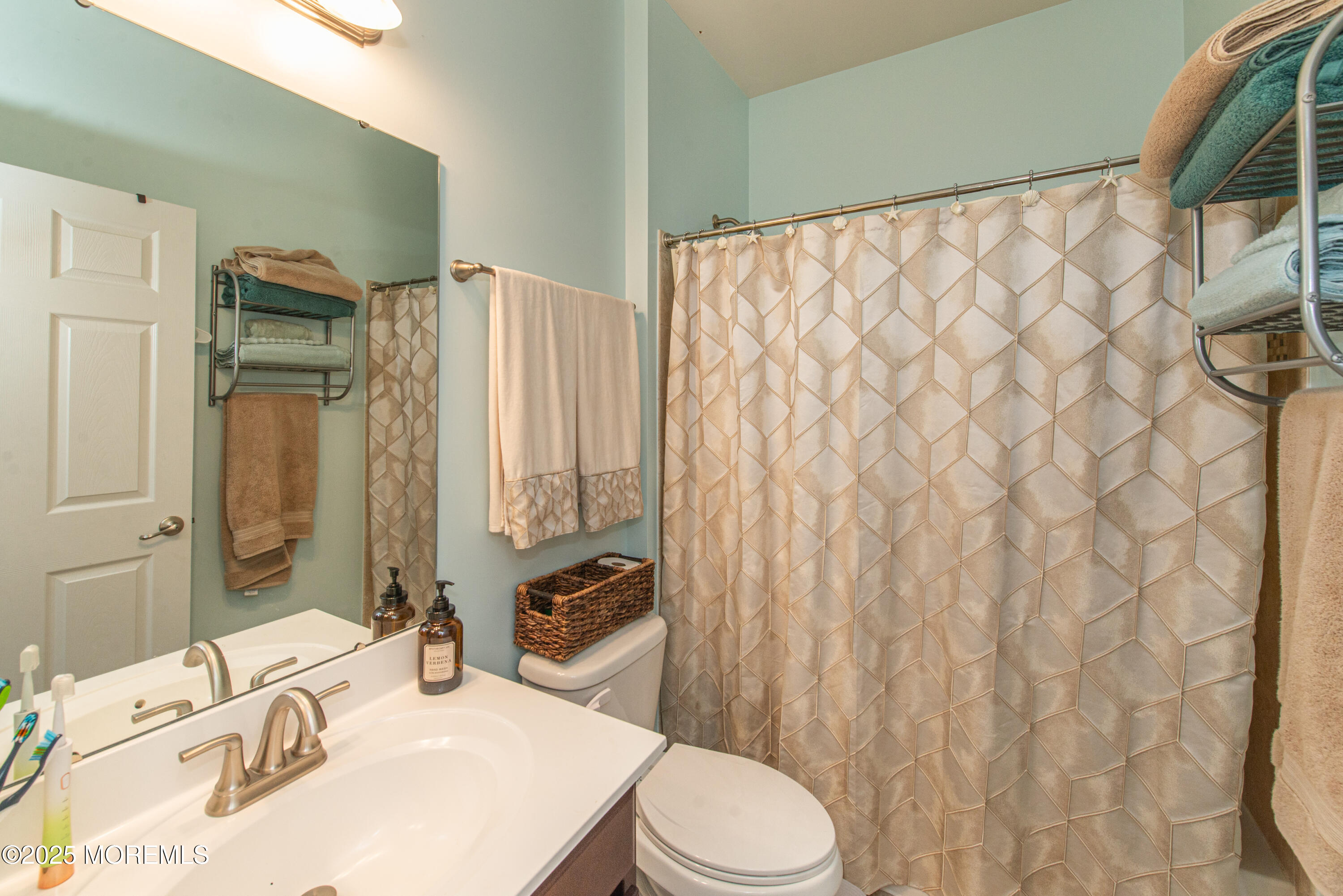 Middletown, New Jersey, 07748, United States, 3 Bedrooms Bedrooms, ,3 BathroomsBathrooms,Residential,For Sale,1999585