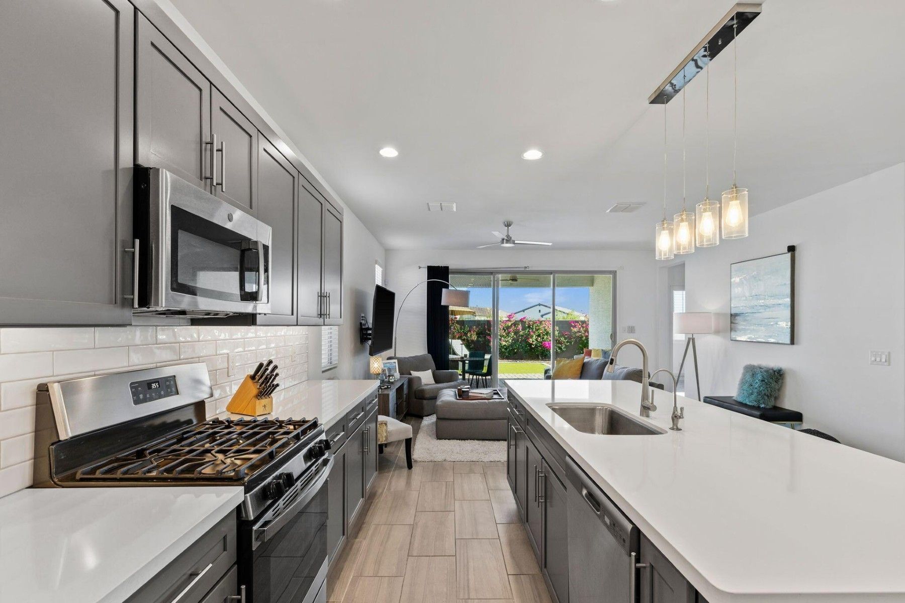  18039 W Amber Ridge Way  Goodyear, AZ - 物件實景