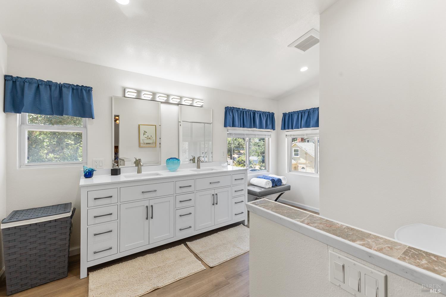 Angwin, California, 94508, United States, 3 Bedrooms Bedrooms, ,2 BathroomsBathrooms,Residential,For Sale,1912688