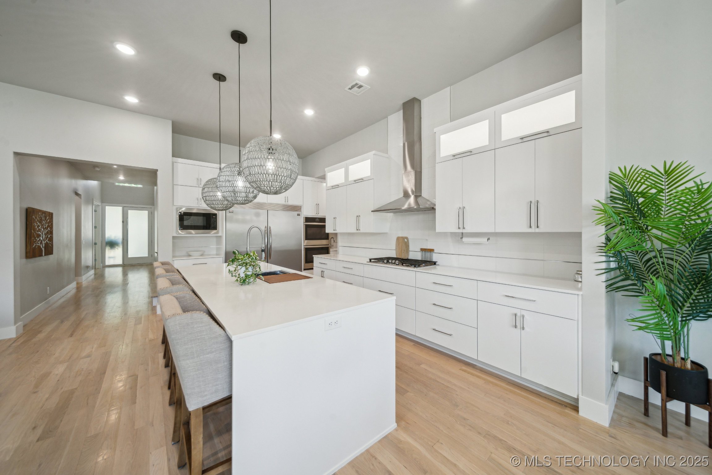 Tulsa, Oklahoma, 74105, United States, 4 Bedrooms Bedrooms, ,5 BathroomsBathrooms,Residential,For Sale,1827808