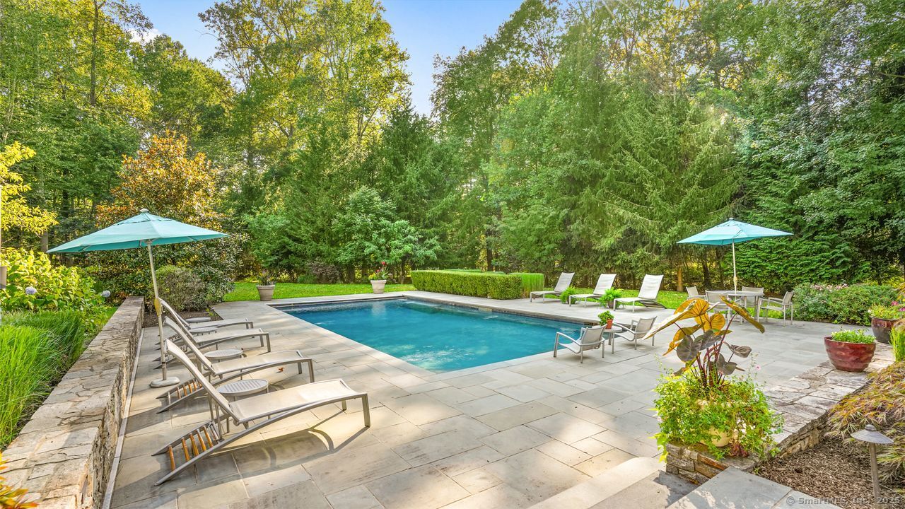 Westport, Connecticut, 06880, United States, 4 Bedrooms Bedrooms, ,4 BathroomsBathrooms,Residential,For Sale,1991642