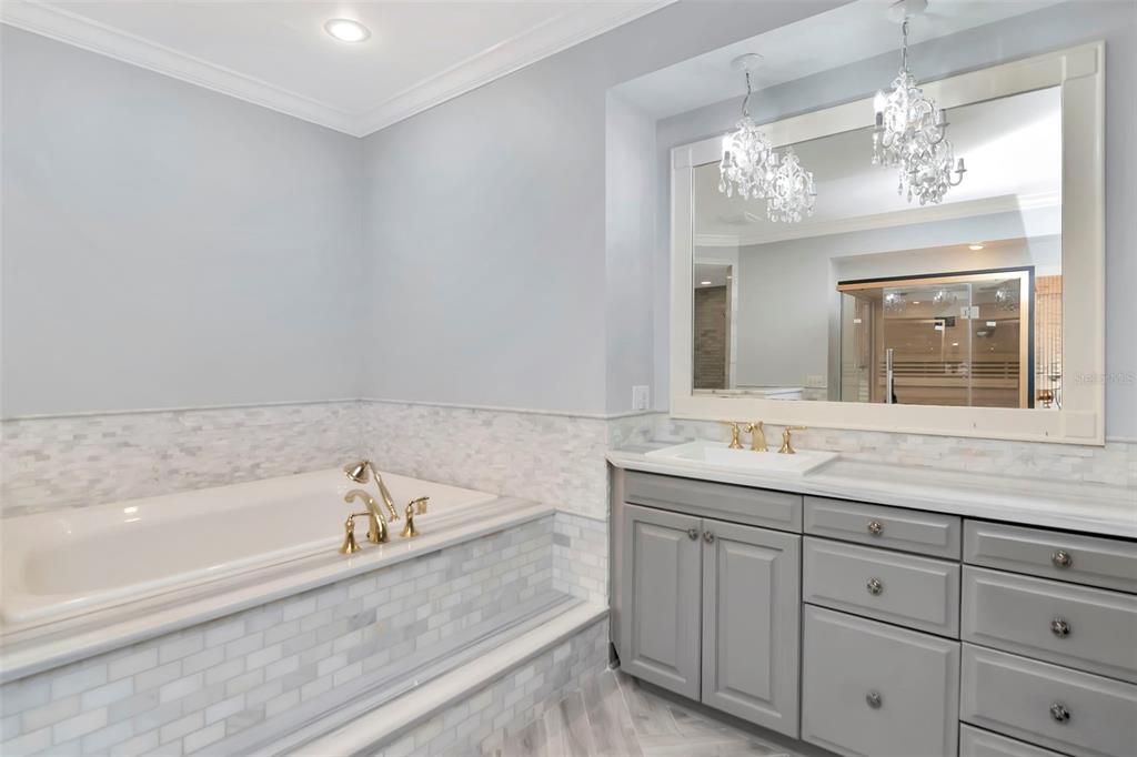 Tampa, Florida, 33611, United States, 5 Bedrooms Bedrooms, ,7 BathroomsBathrooms,Residential,For Sale,1988340