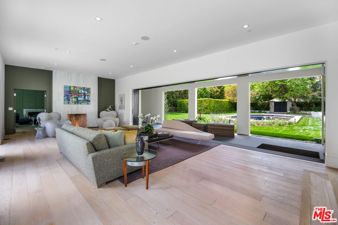 Los Angeles, California, 90077, United States, 5 Bedrooms Bedrooms, ,7 BathroomsBathrooms,Residential,For Sale,1768460