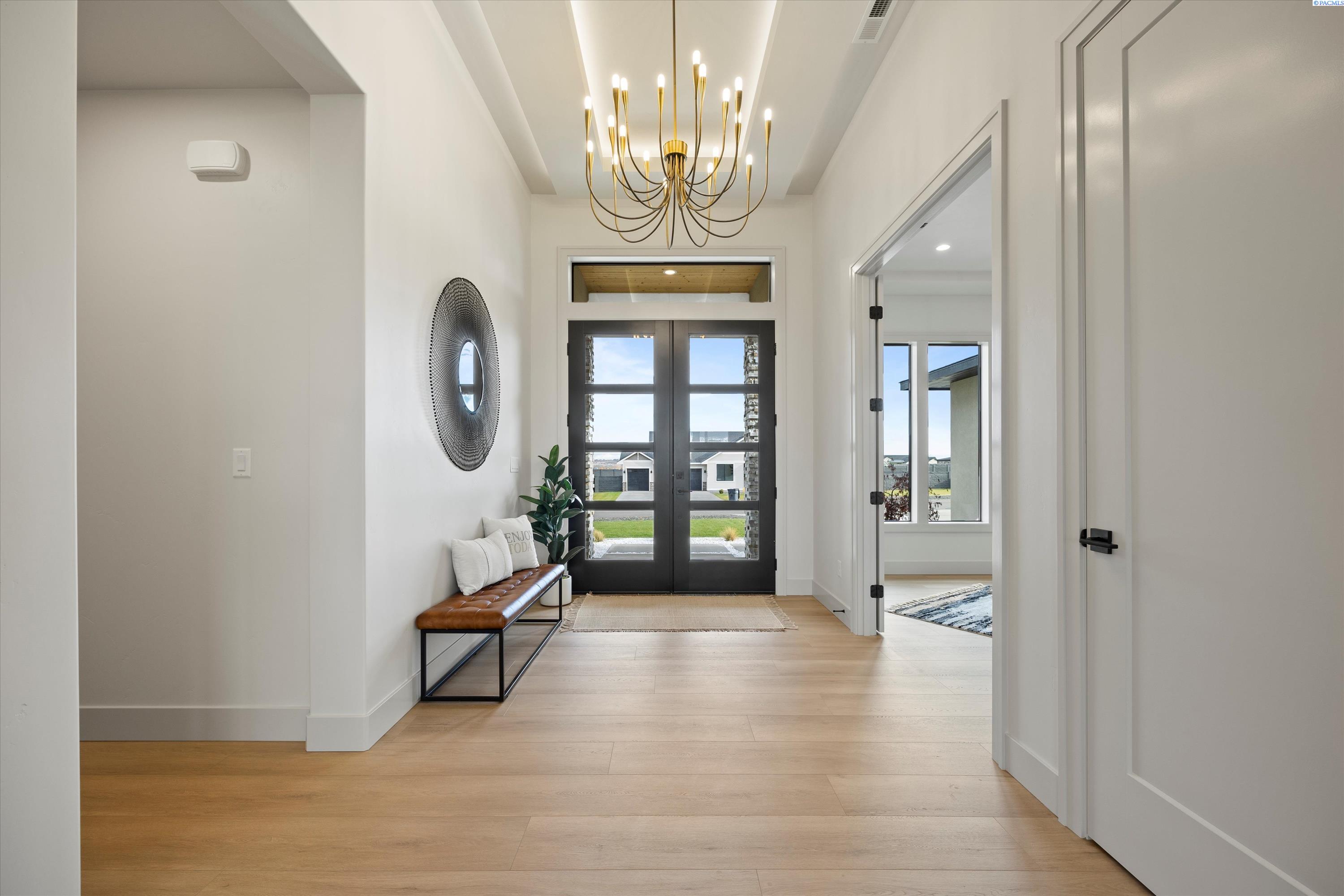 Kennewick, Washington, 99338, United States, 4 Bedrooms Bedrooms, ,4 BathroomsBathrooms,Residential,For Sale,1993366