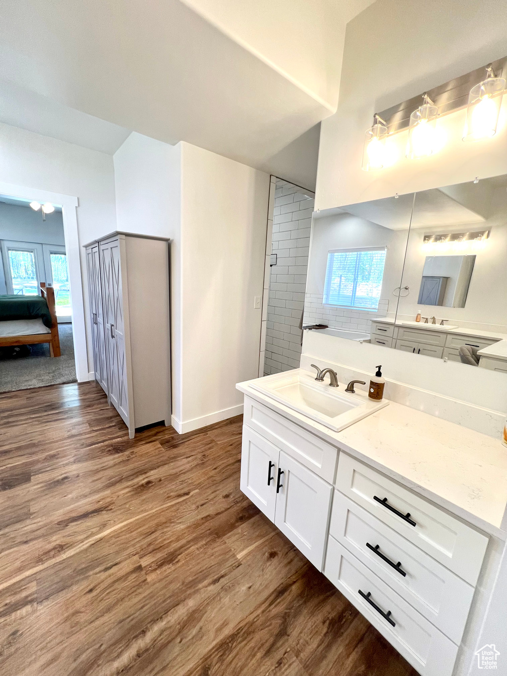 Elsinore, Utah, 84724, United States, 6 Bedrooms Bedrooms, ,4 BathroomsBathrooms,Residential,For Sale,1796854