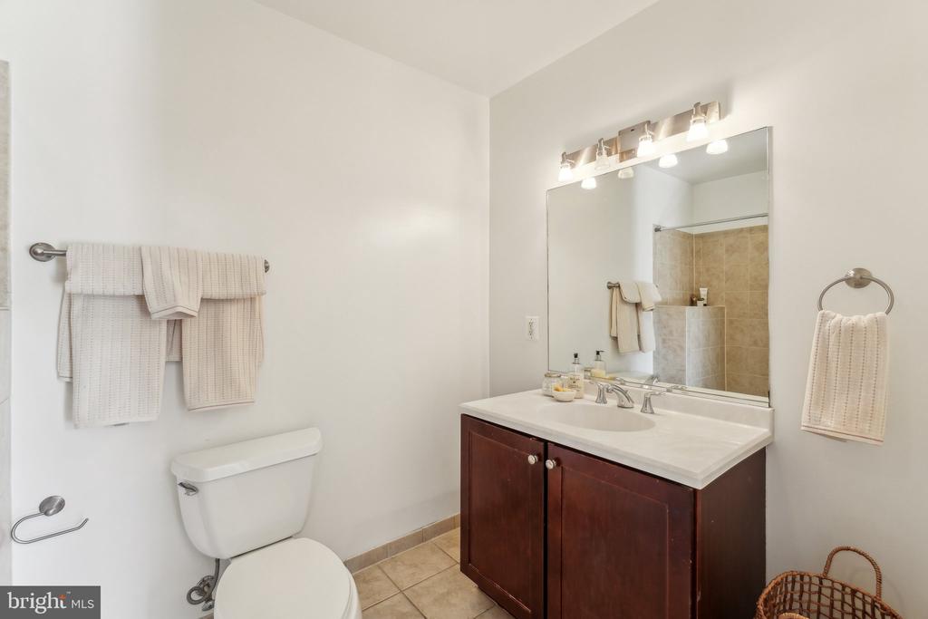 Washington, District of Columbia, 20010, United States, 2 Bedrooms Bedrooms, ,2 BathroomsBathrooms,Residential,For Sale,1943394