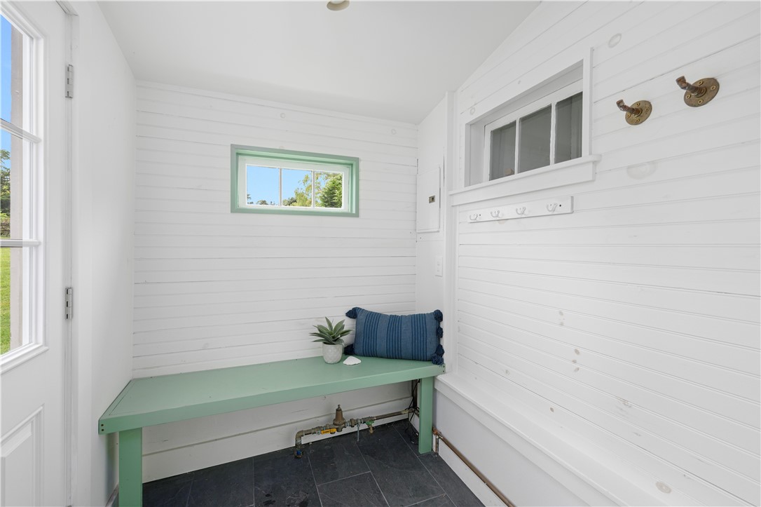 North Kingstown, Rhode Island, 02874, United States, 3 Bedrooms Bedrooms, ,2 BathroomsBathrooms,Residential,For Sale,1895355