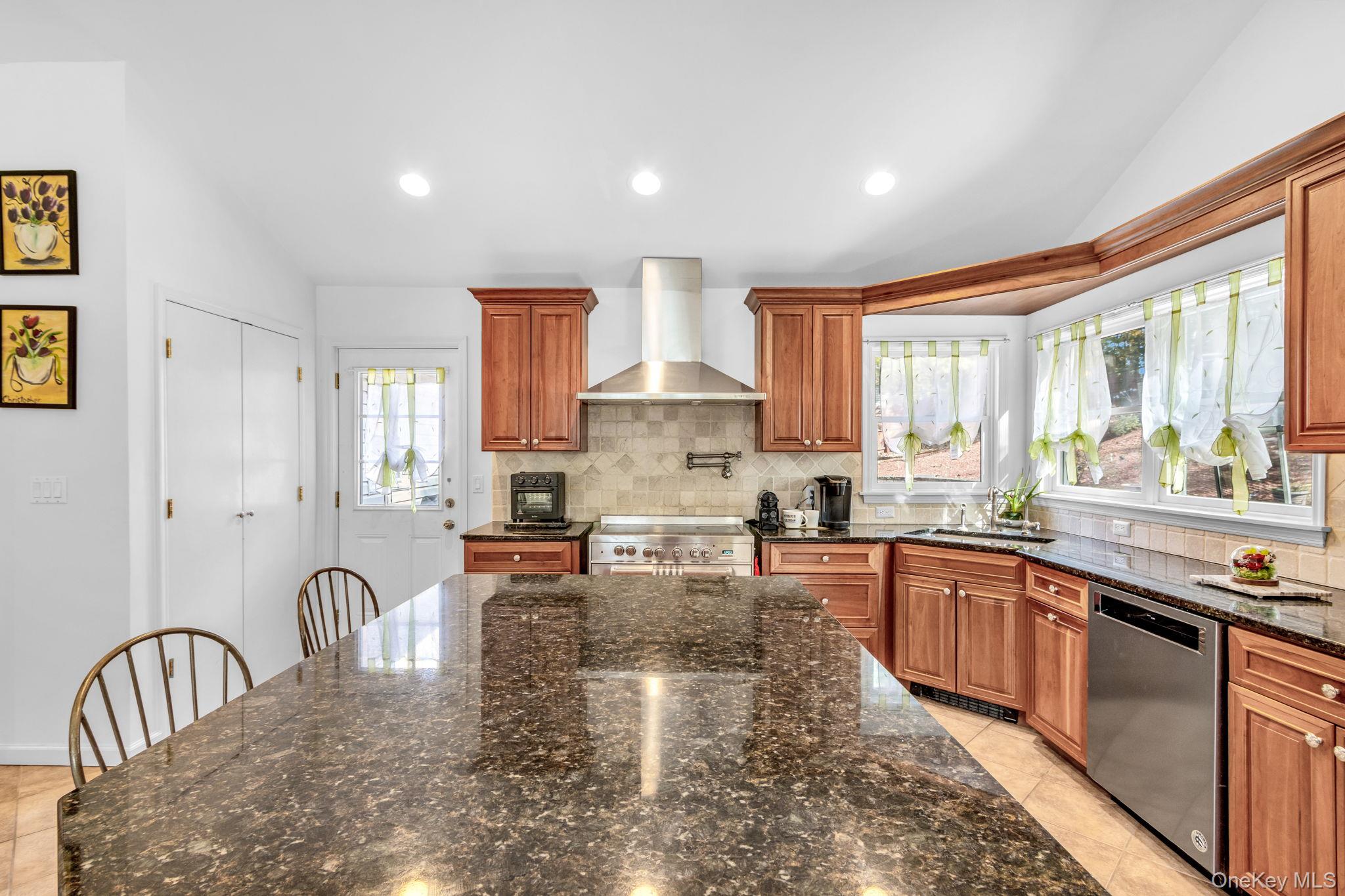 Mahopac, New York, 10541, United States, 4 Bedrooms Bedrooms, ,3 BathroomsBathrooms,Residential,For Sale,2002919