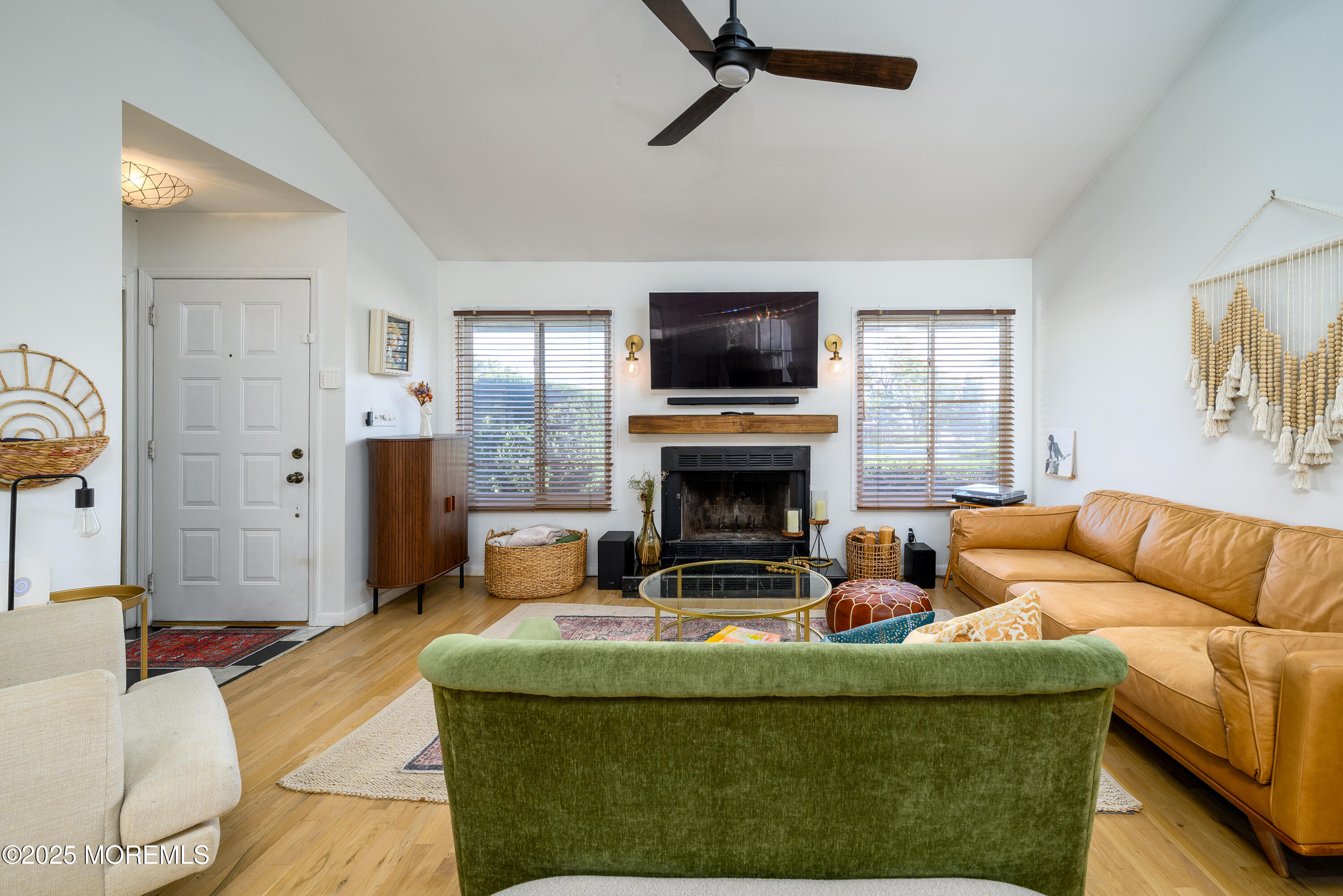 Red Bank, New Jersey, 07701, United States, 2 Bedrooms Bedrooms, ,3 BathroomsBathrooms,Residential,For Sale,1970602