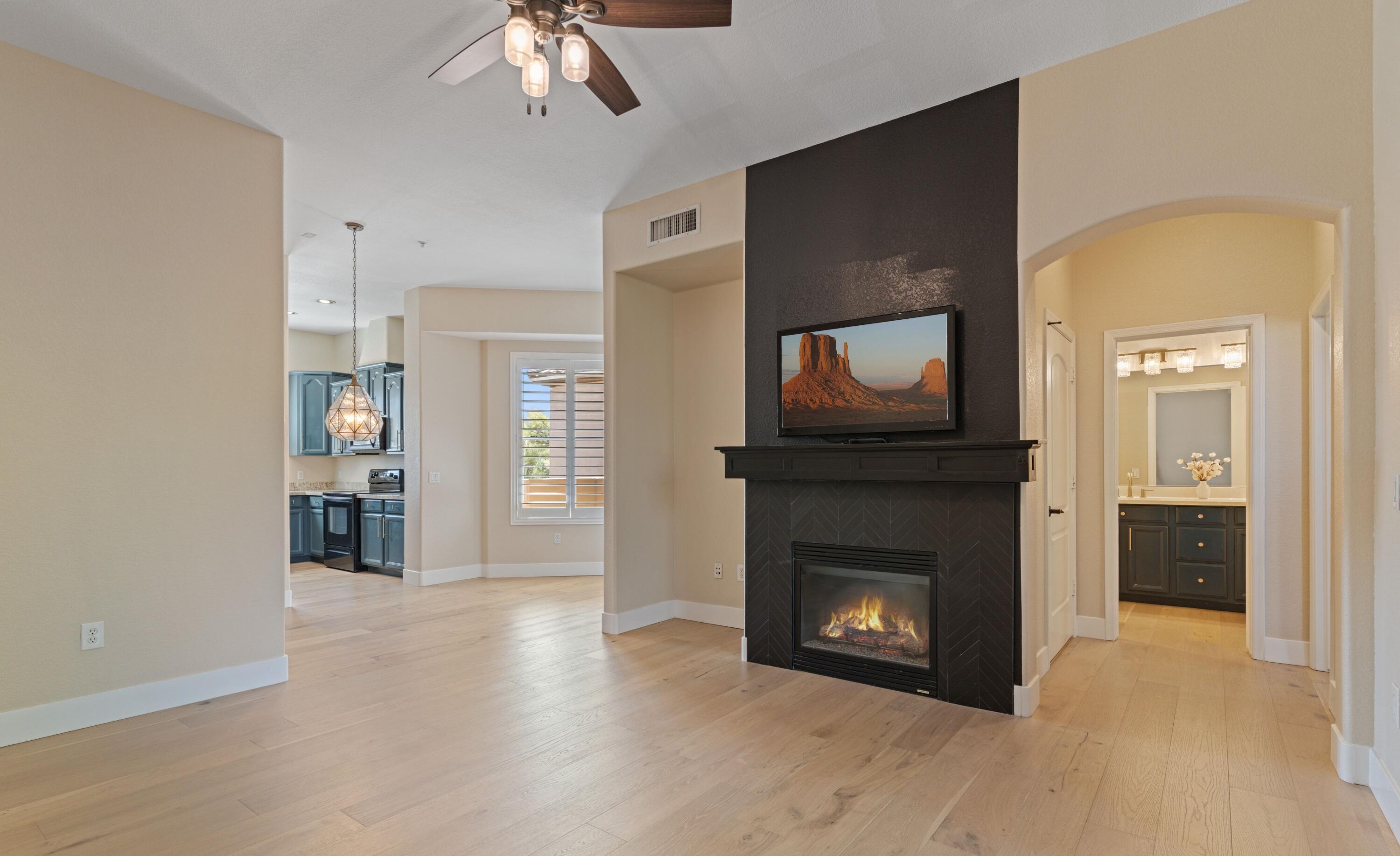  7027 N Scottsdale Road  Paradise Valley, AZ - 物件實景