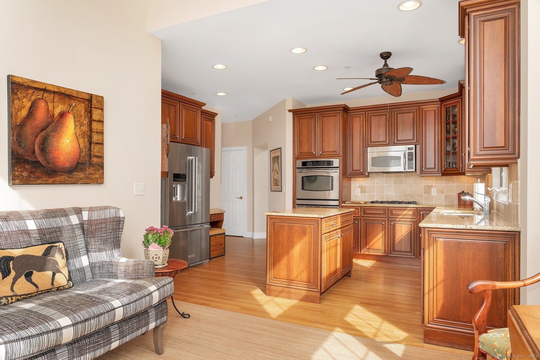 Ridgefield, Connecticut, 06877, United States, 2 Bedrooms Bedrooms, ,3 BathroomsBathrooms,Residential,For Sale,1940449