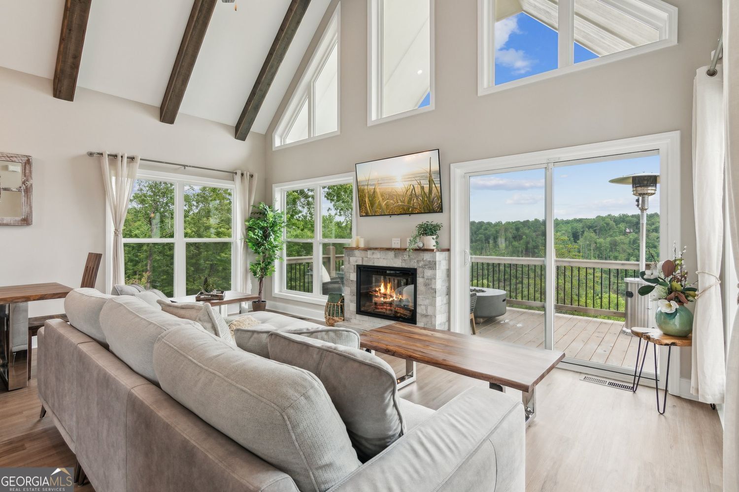 Ellijay, Georgia, 30540, United States, 3 Bedrooms Bedrooms, ,3 BathroomsBathrooms,Residential,For Sale,1858970