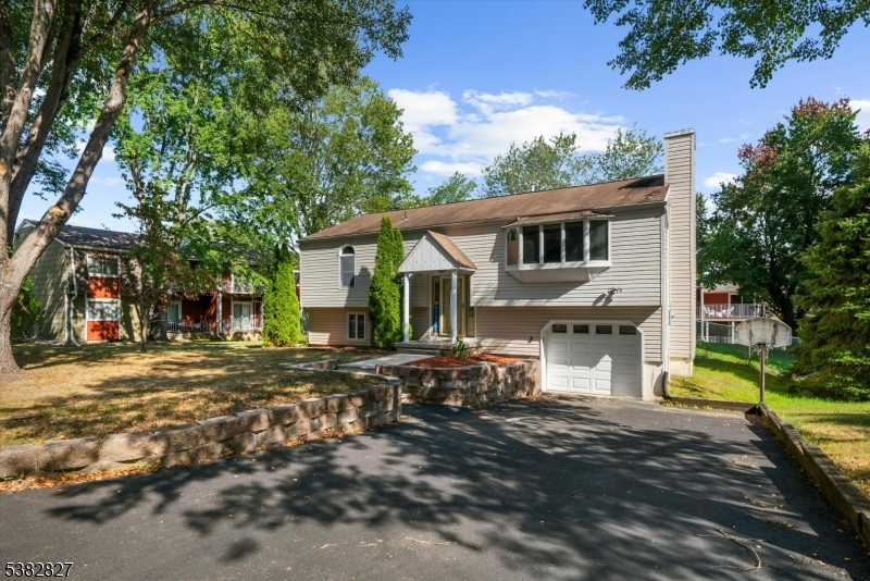Hackettstown Town, New Jersey, 07840, United States, 4 Bedrooms Bedrooms, ,2 BathroomsBathrooms,Residential,For Sale,1940859
