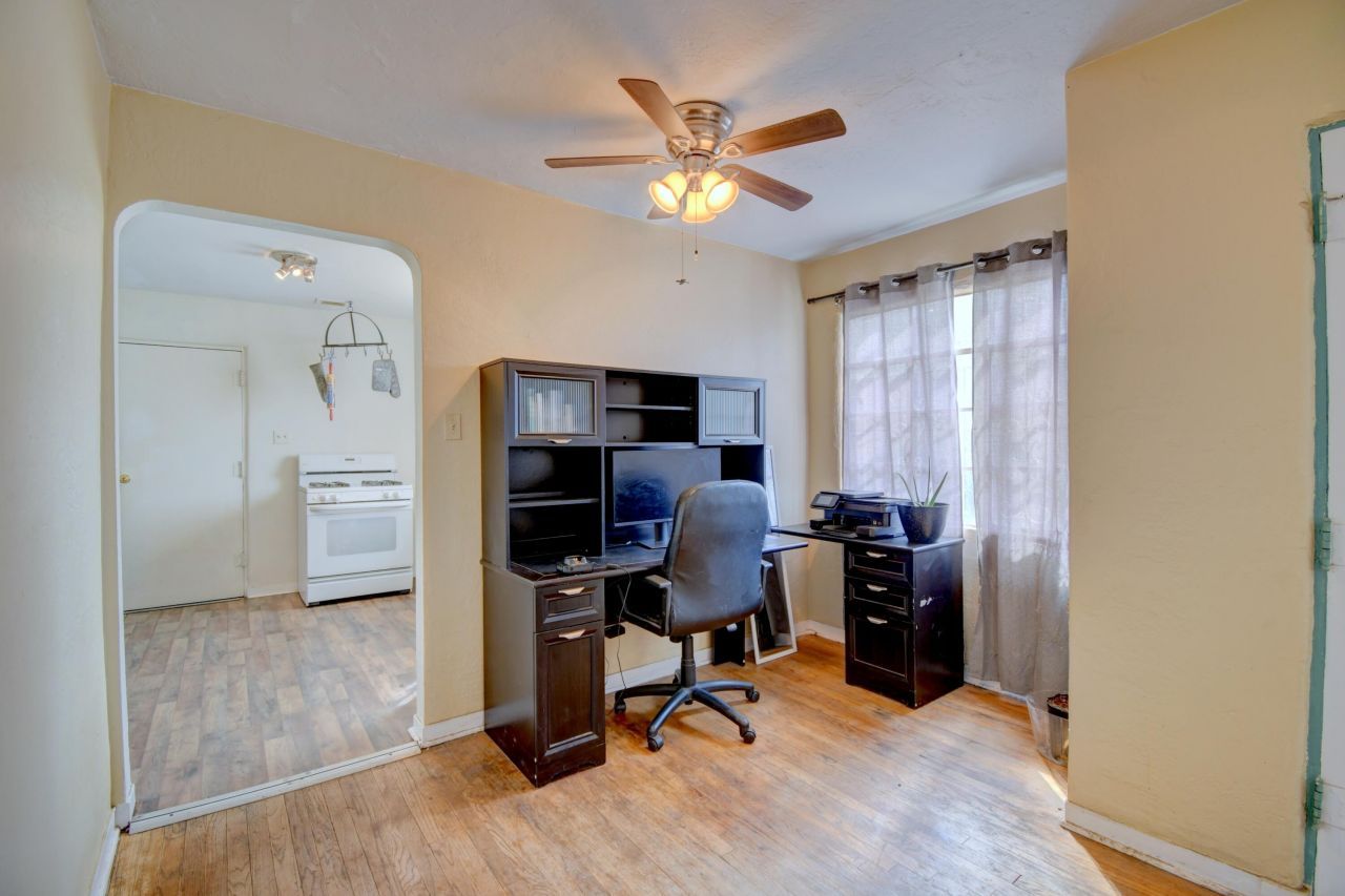 Albuquerque, New Mexico, 87106, United States, 2 Bedrooms Bedrooms, ,Residential,For Sale,1964025