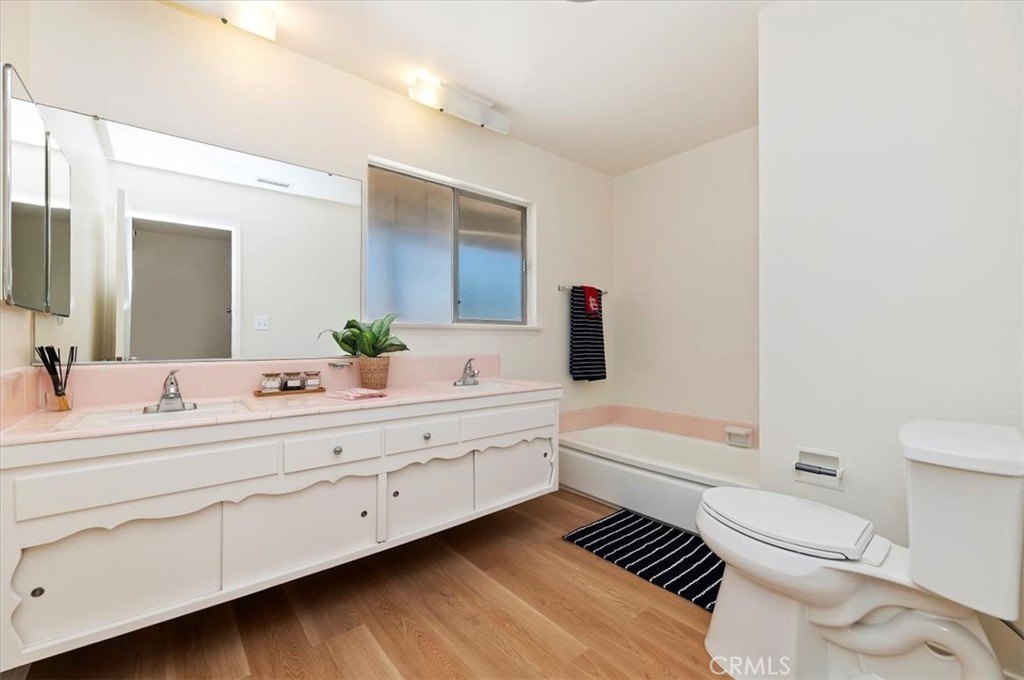 Pomona, California, 91767, United States, 4 Bedrooms Bedrooms, ,2 BathroomsBathrooms,Residential,For Sale,1827977