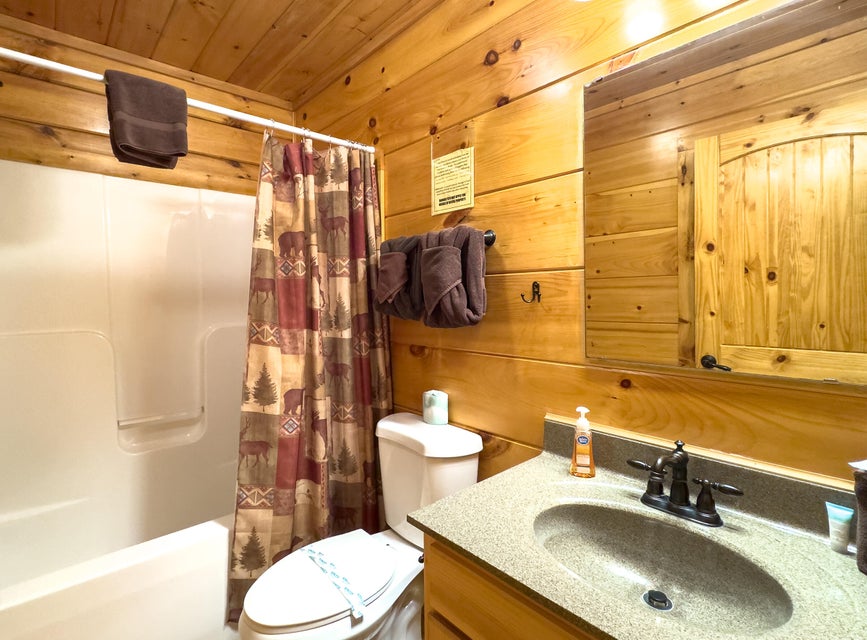 Sevierville, Tennessee, 37876, United States, 13 Bedrooms Bedrooms, ,14 BathroomsBathrooms,Residential,For Sale,1974606